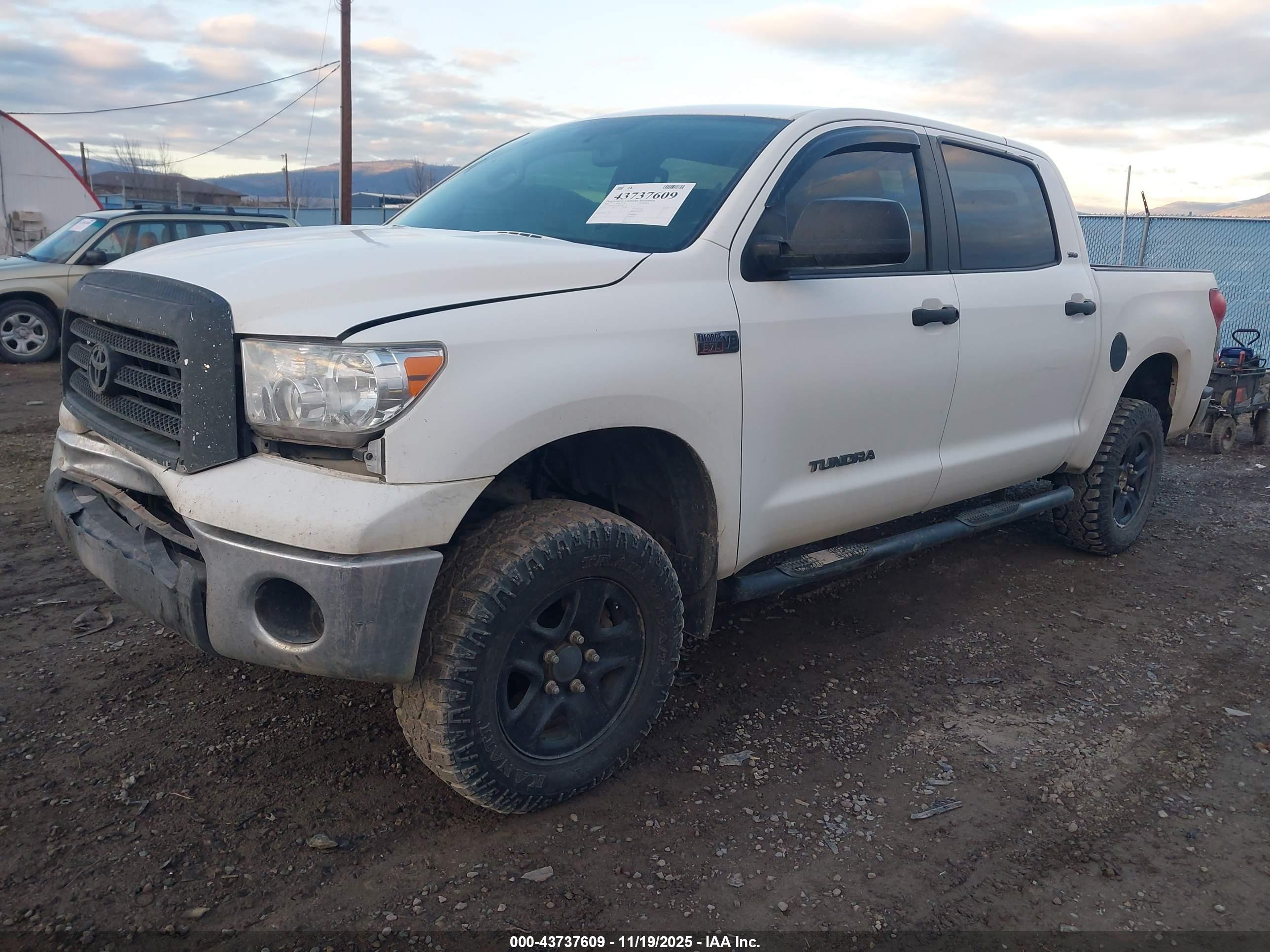 TOYOTA TUNDRA image 2