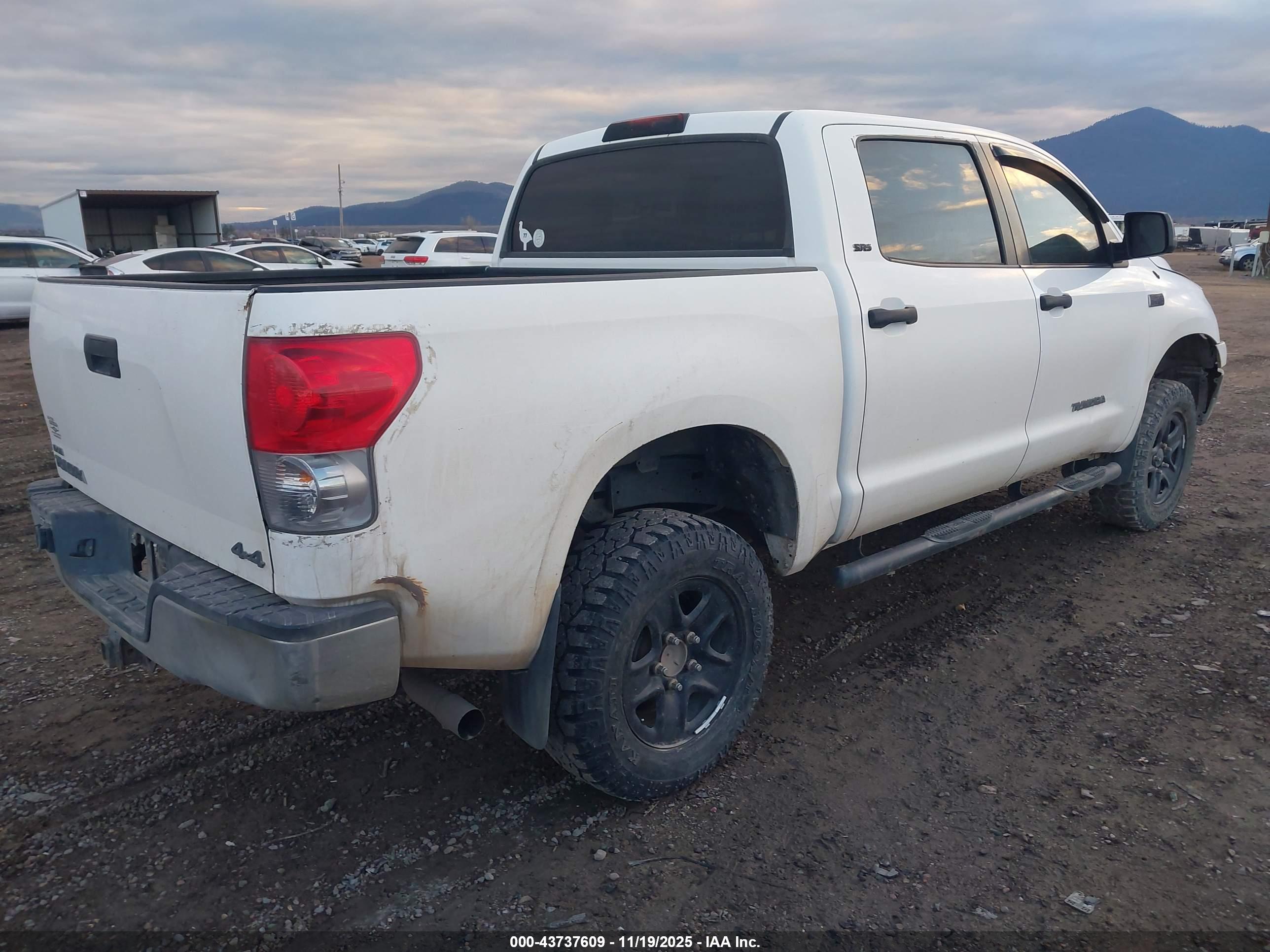 TOYOTA TUNDRA image 4