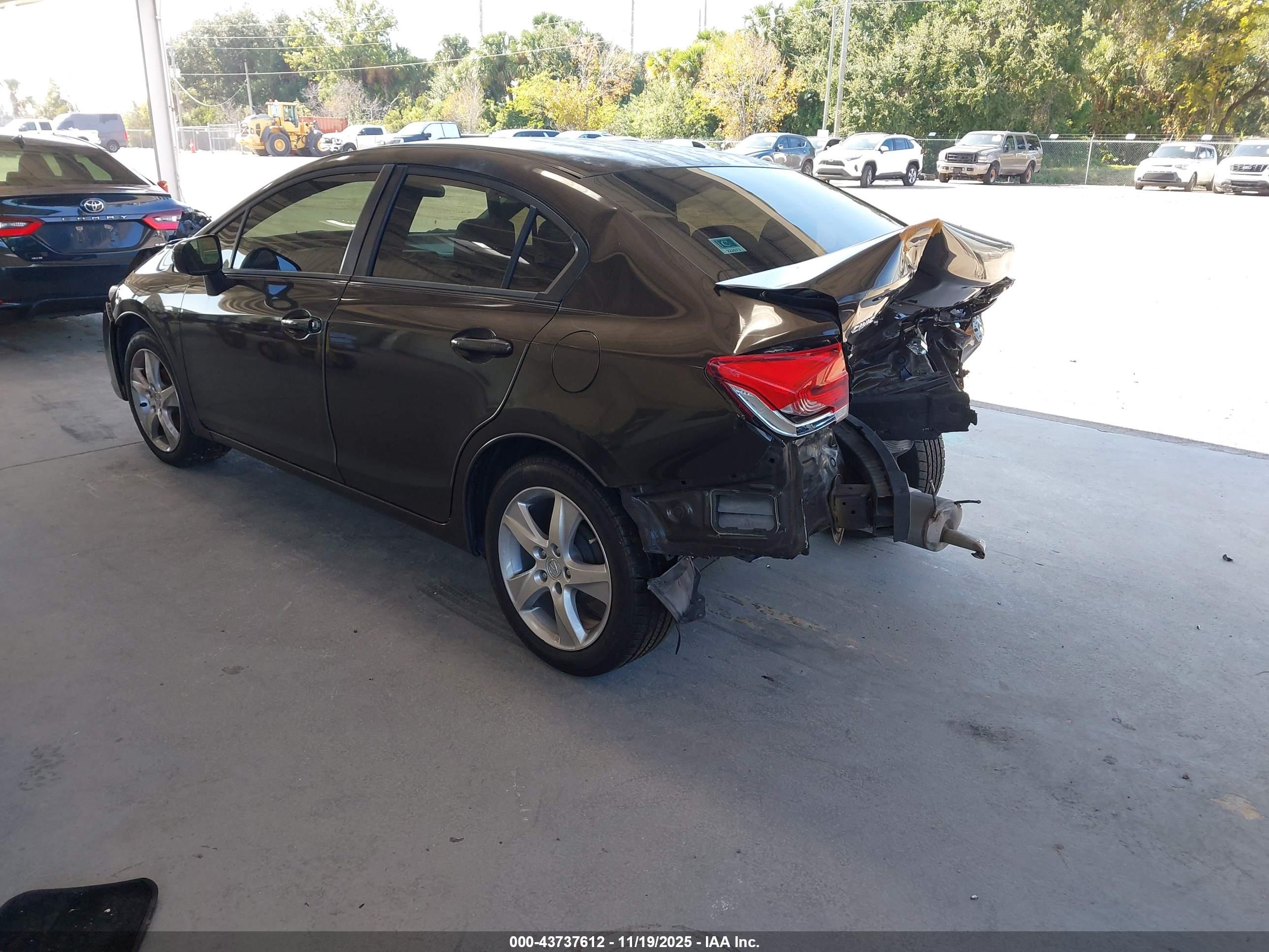 HONDA CIVIC image 3