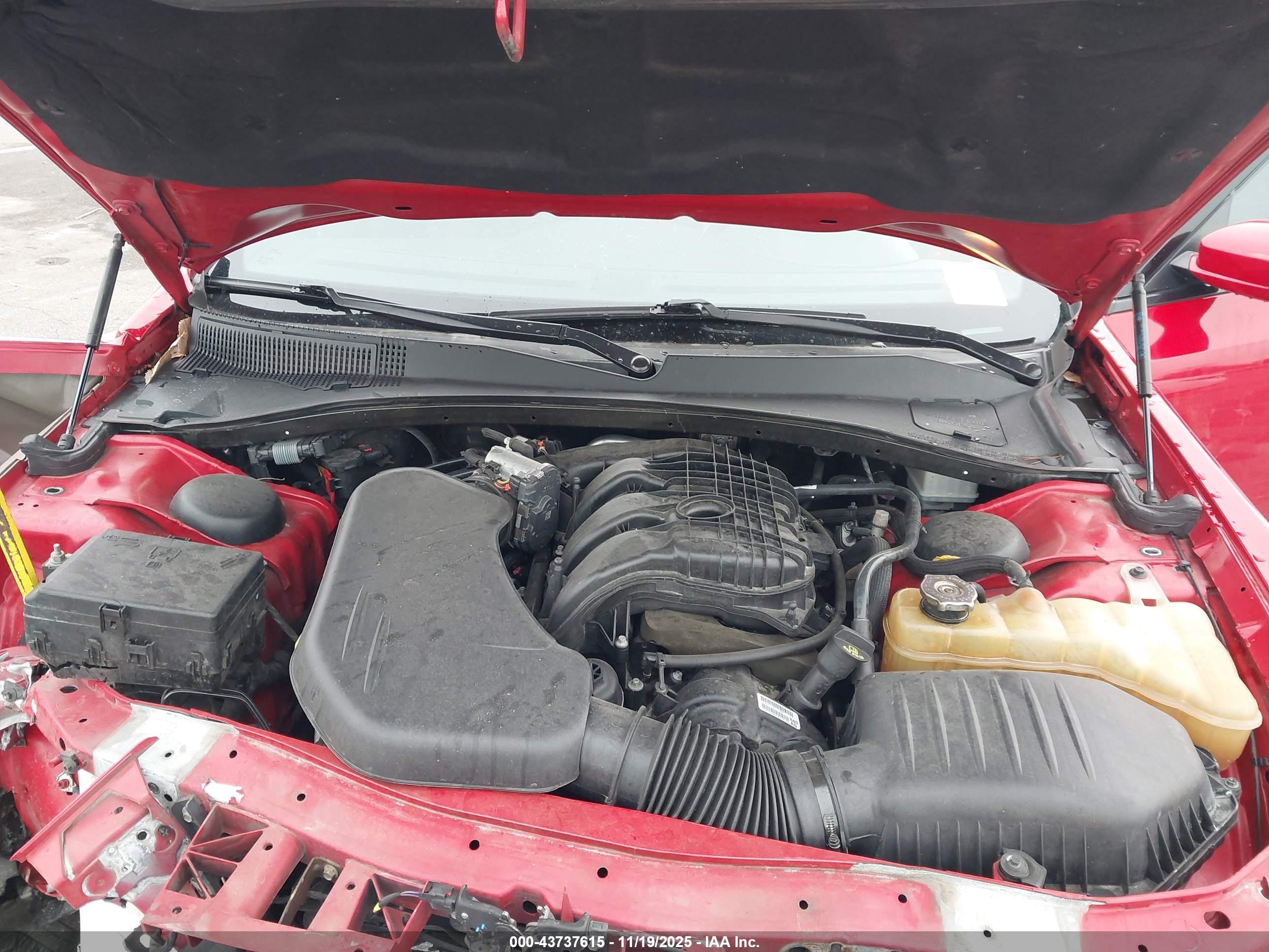 CHRYSLER 300 image 10
