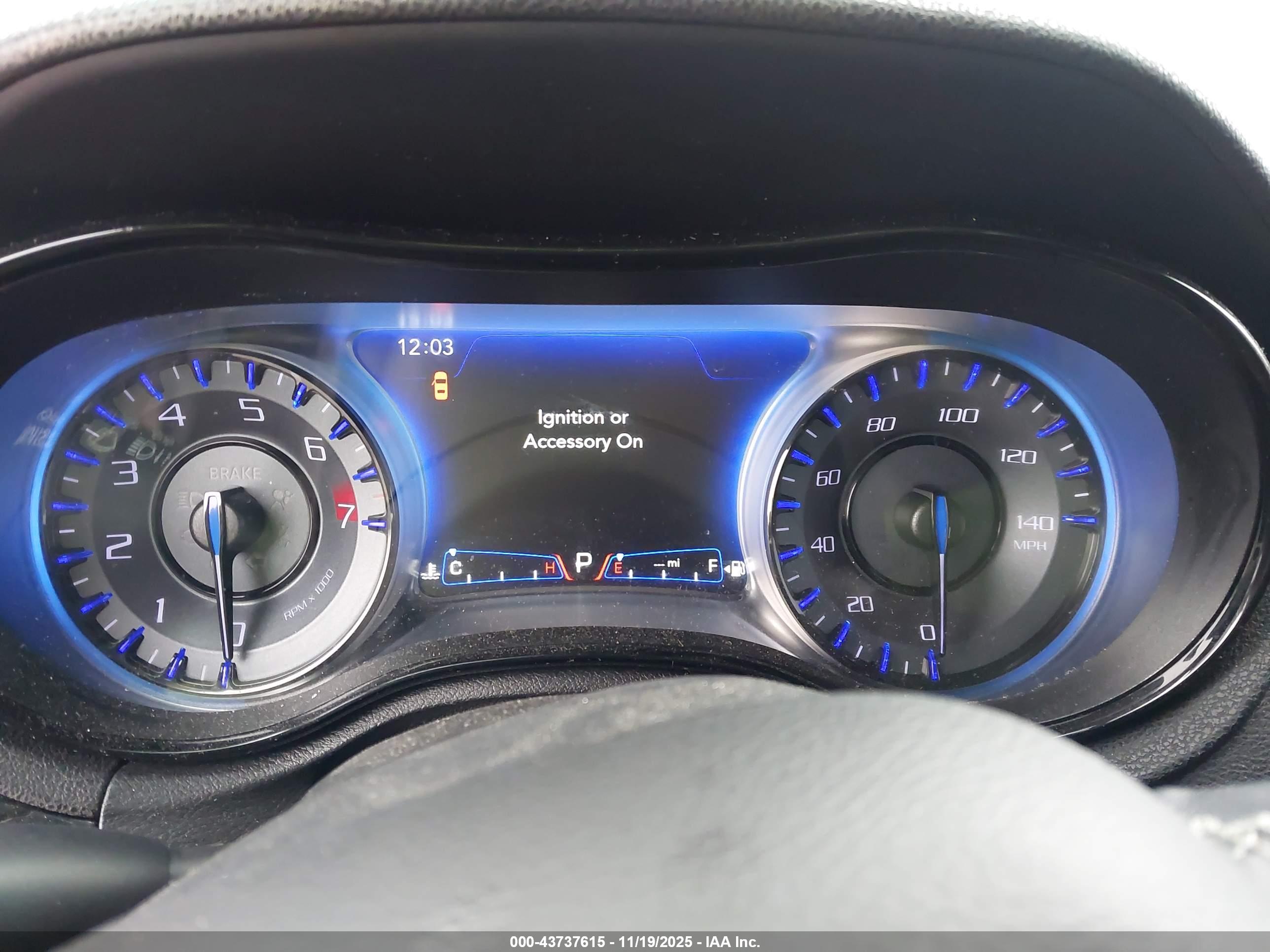 CHRYSLER 300 image 7