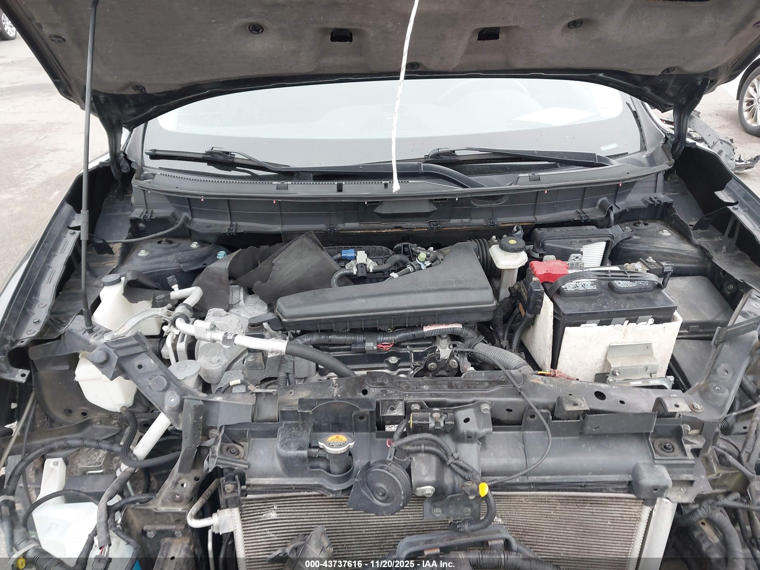 NISSAN ROGUE image 10