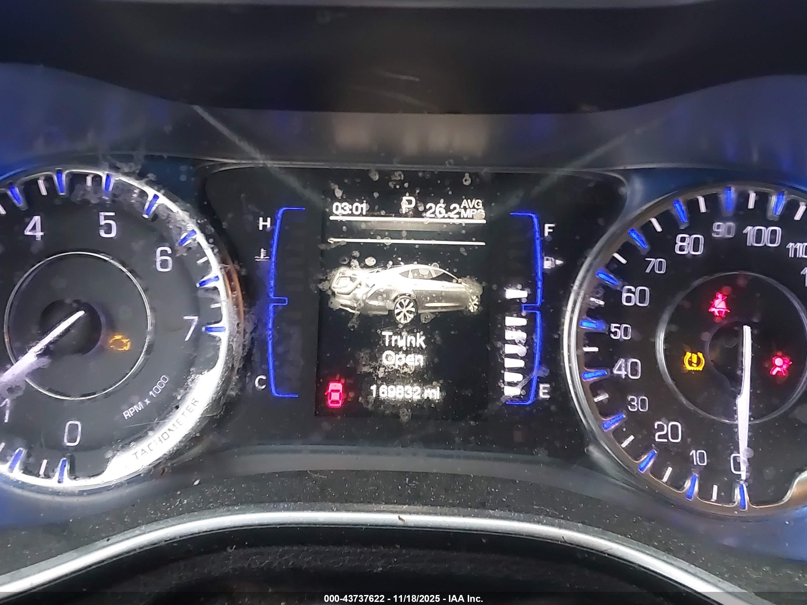 CHRYSLER 200 image 7