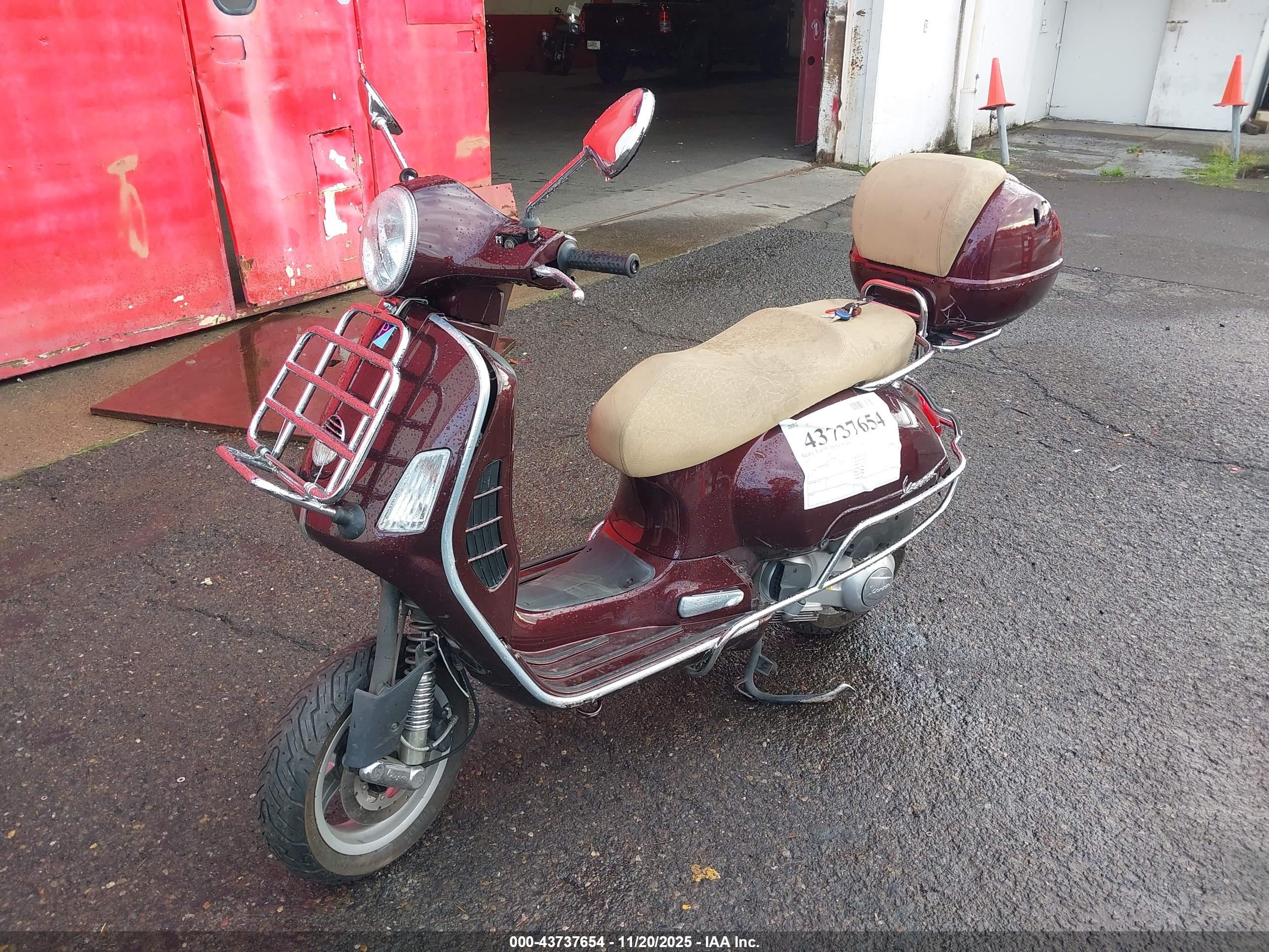 VESPA GTS image 2