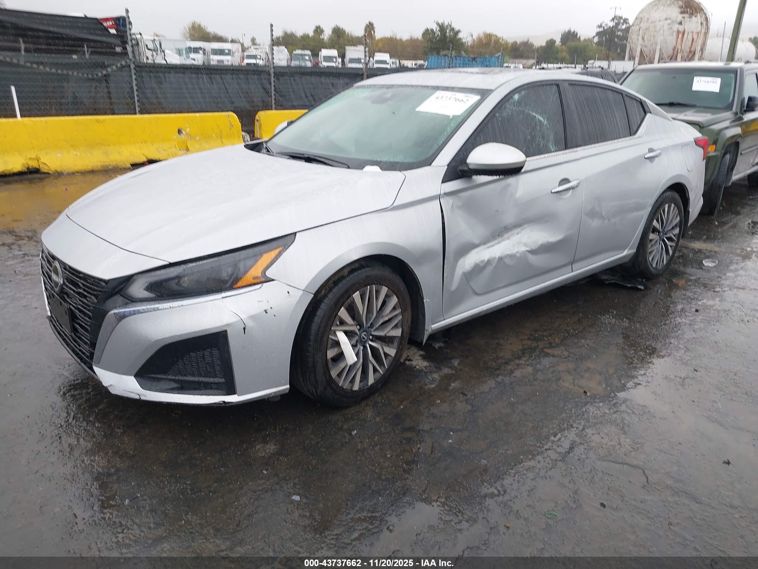 NISSAN ALTIMA image 2