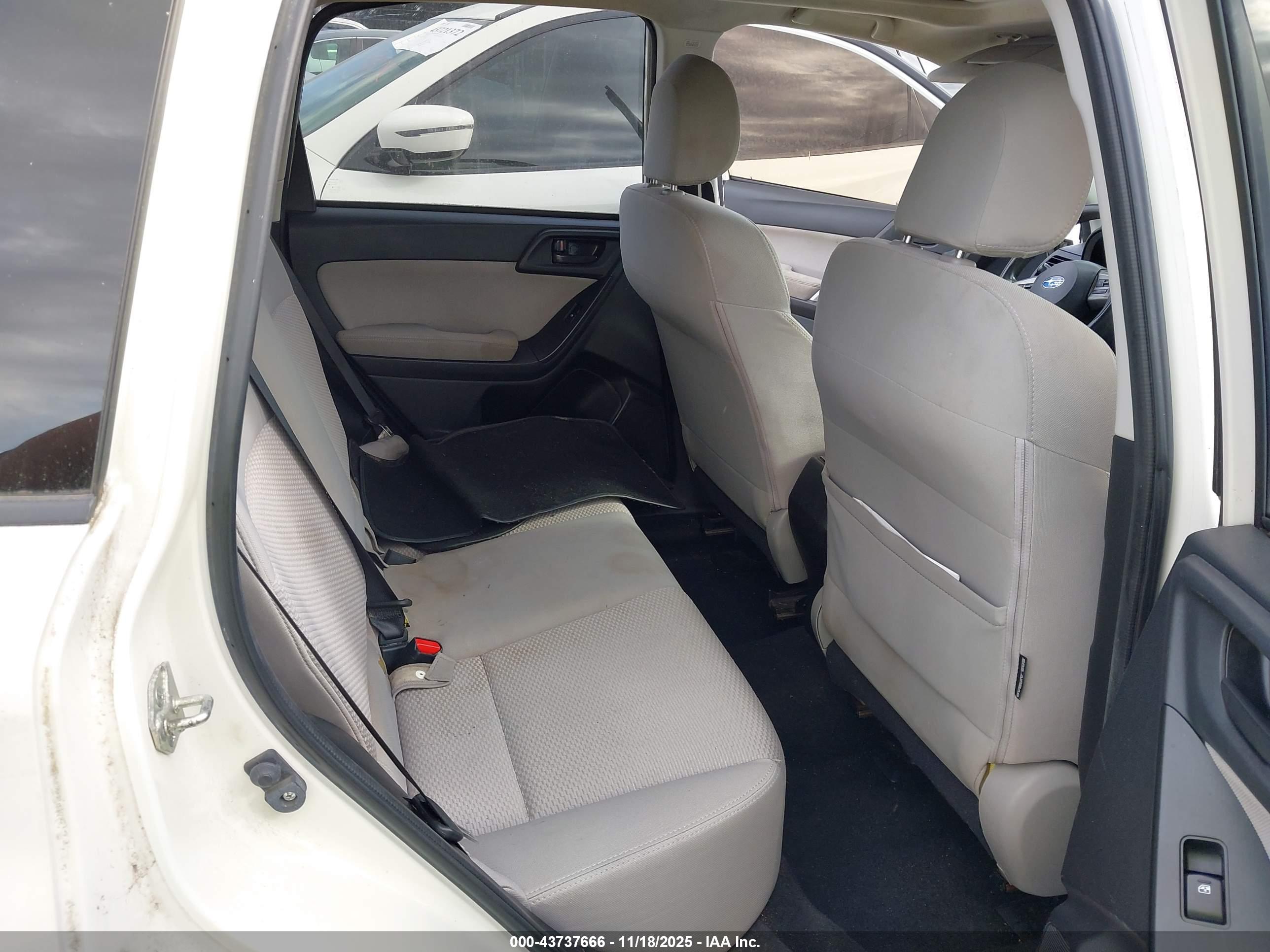 SUBARU FORESTER image 8