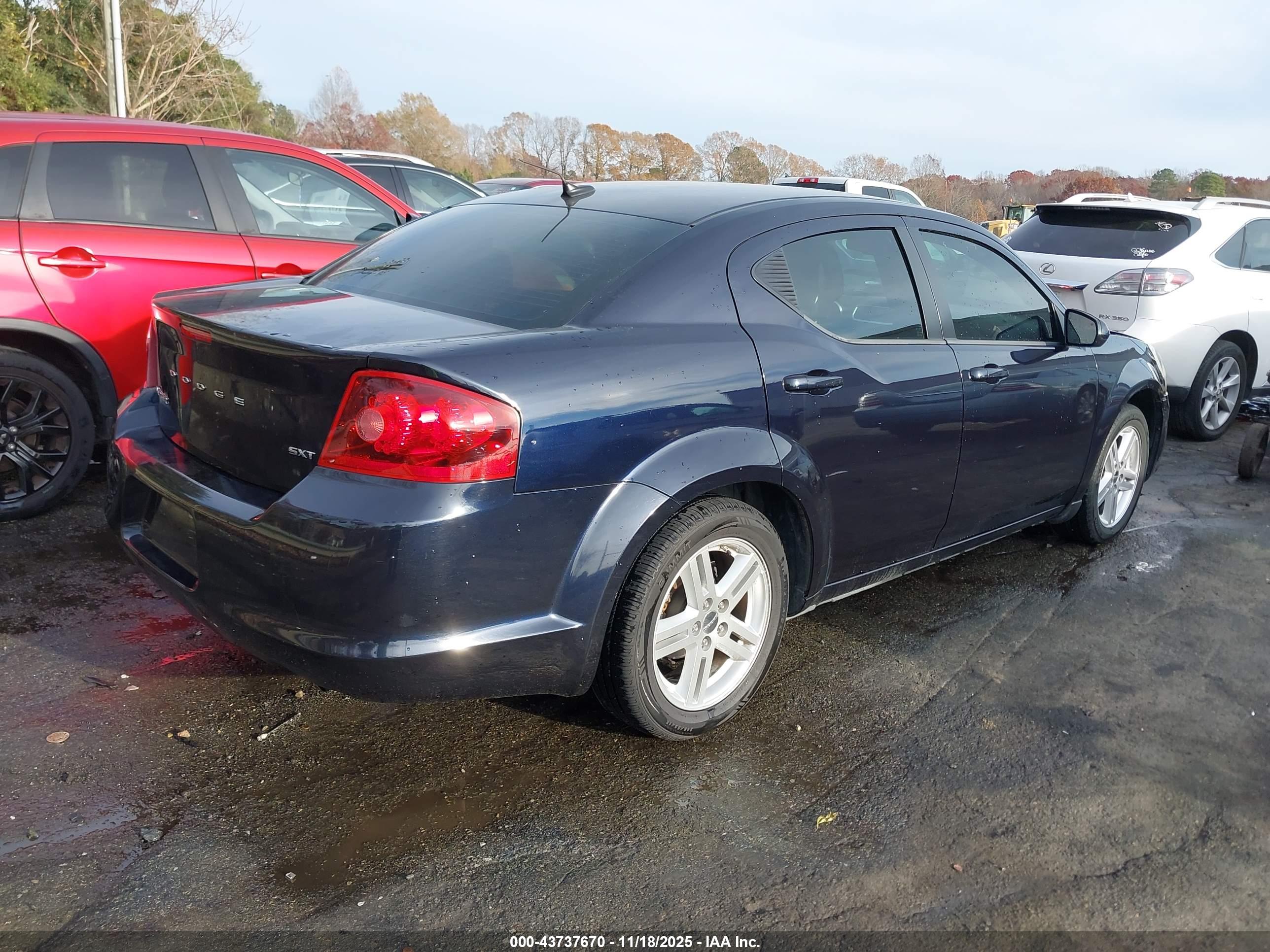 DODGE AVENGER image 4