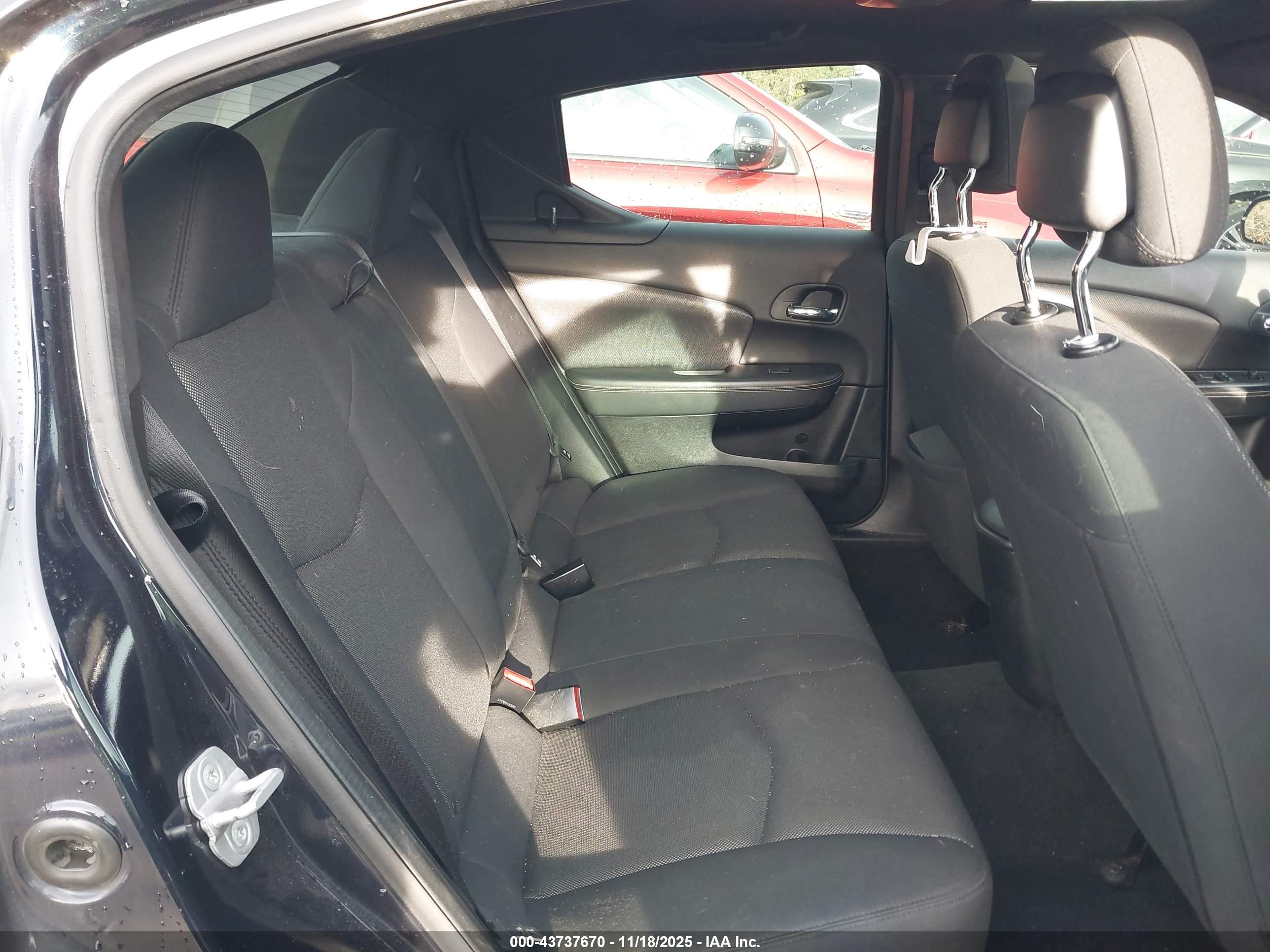 DODGE AVENGER image 8