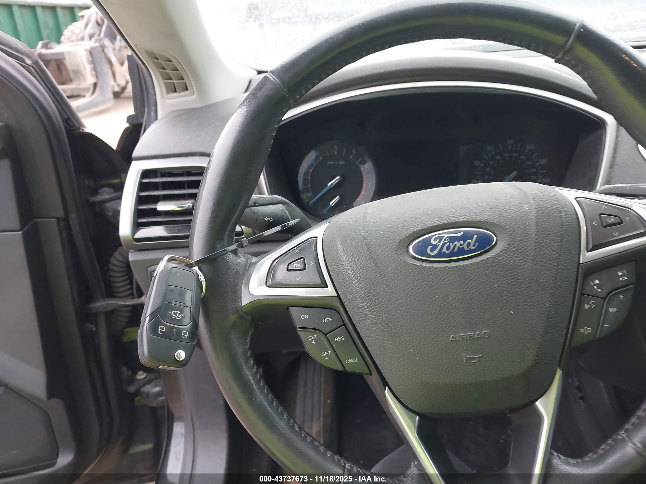 FORD FUSION image 11
