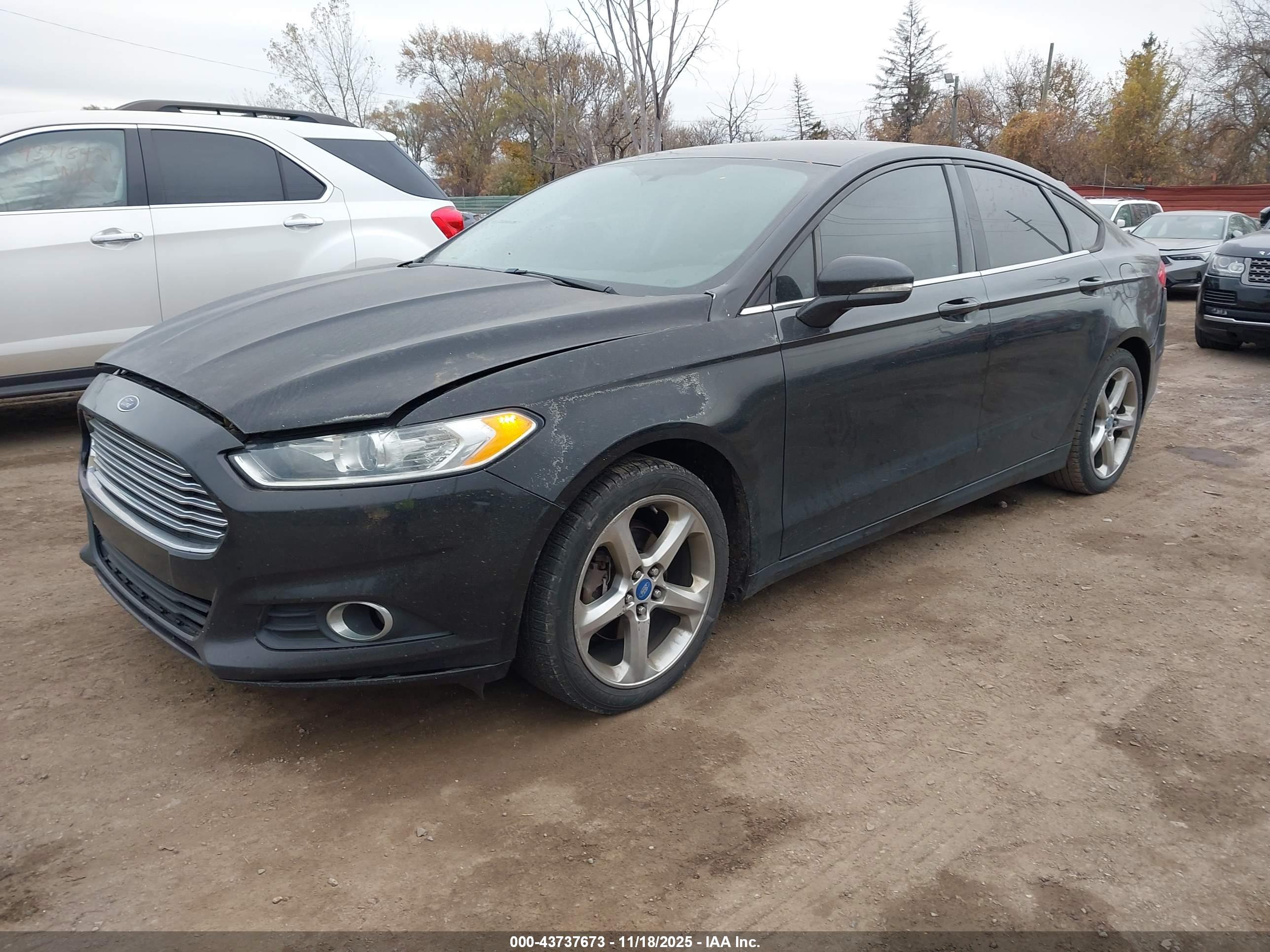 FORD FUSION image 2