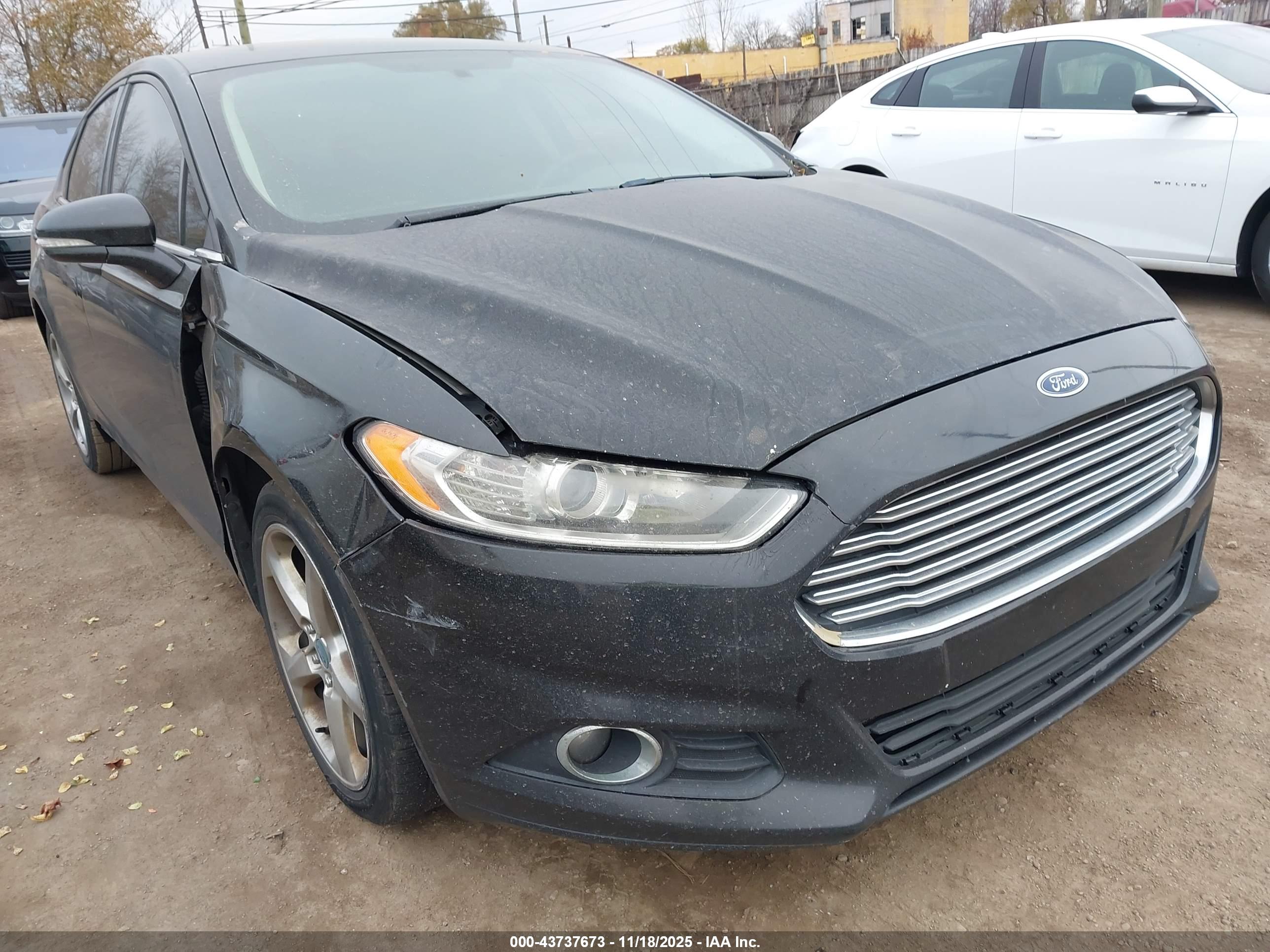 FORD FUSION image 6