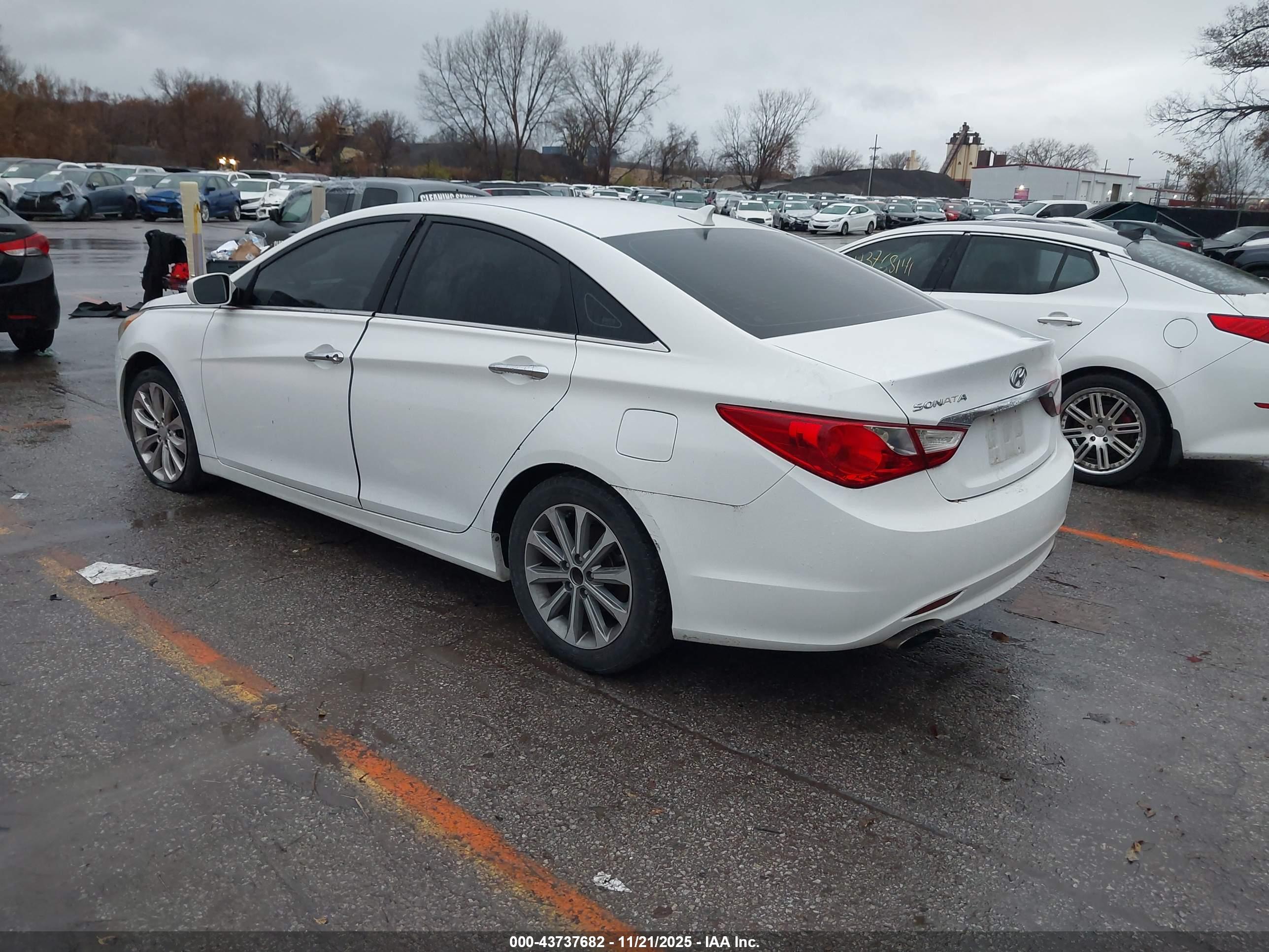 HYUNDAI SONATA image 3
