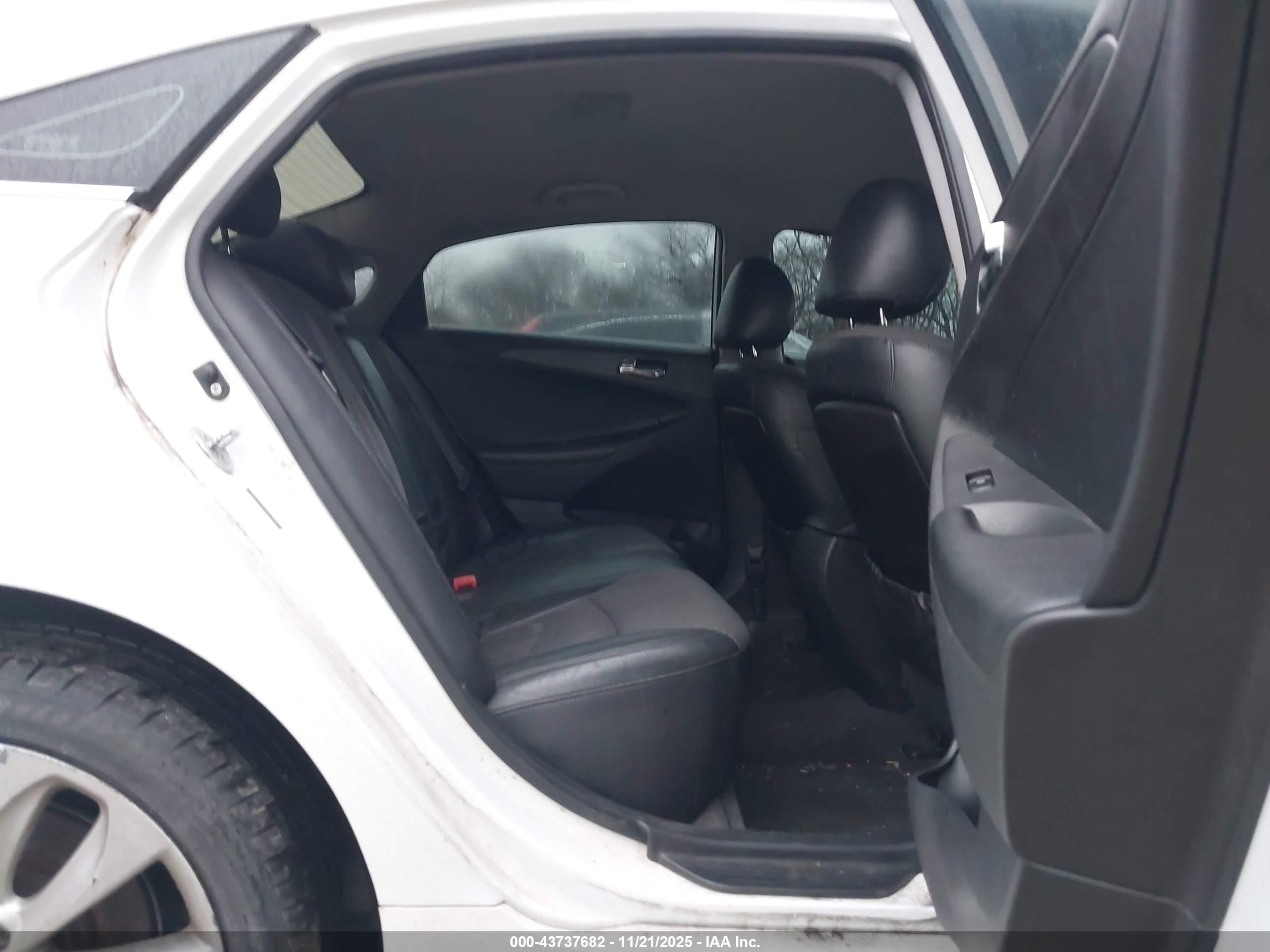 HYUNDAI SONATA image 8