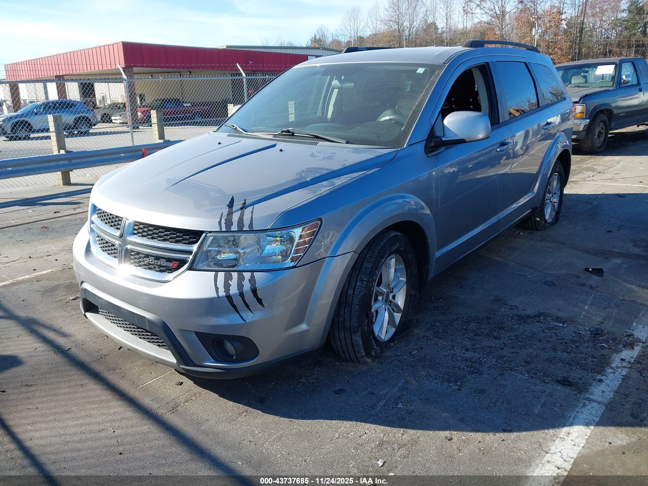 DODGE JOURNEY image 2