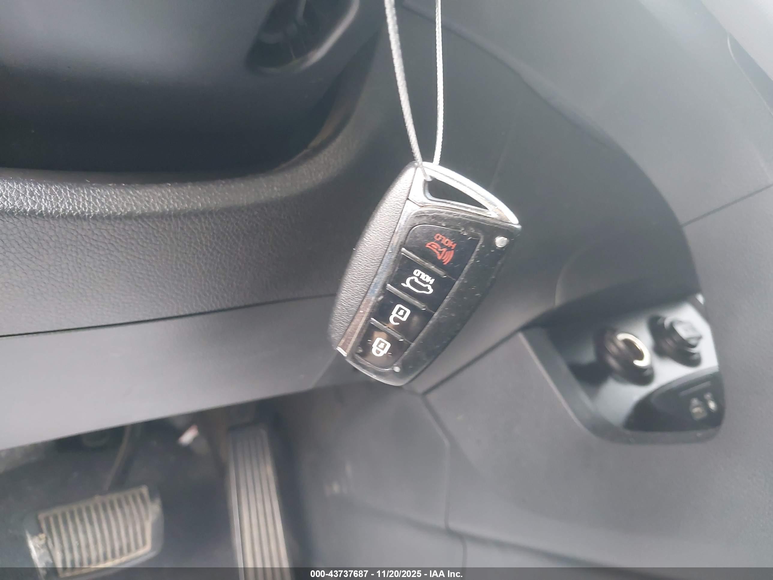 HYUNDAI SANTA image 11