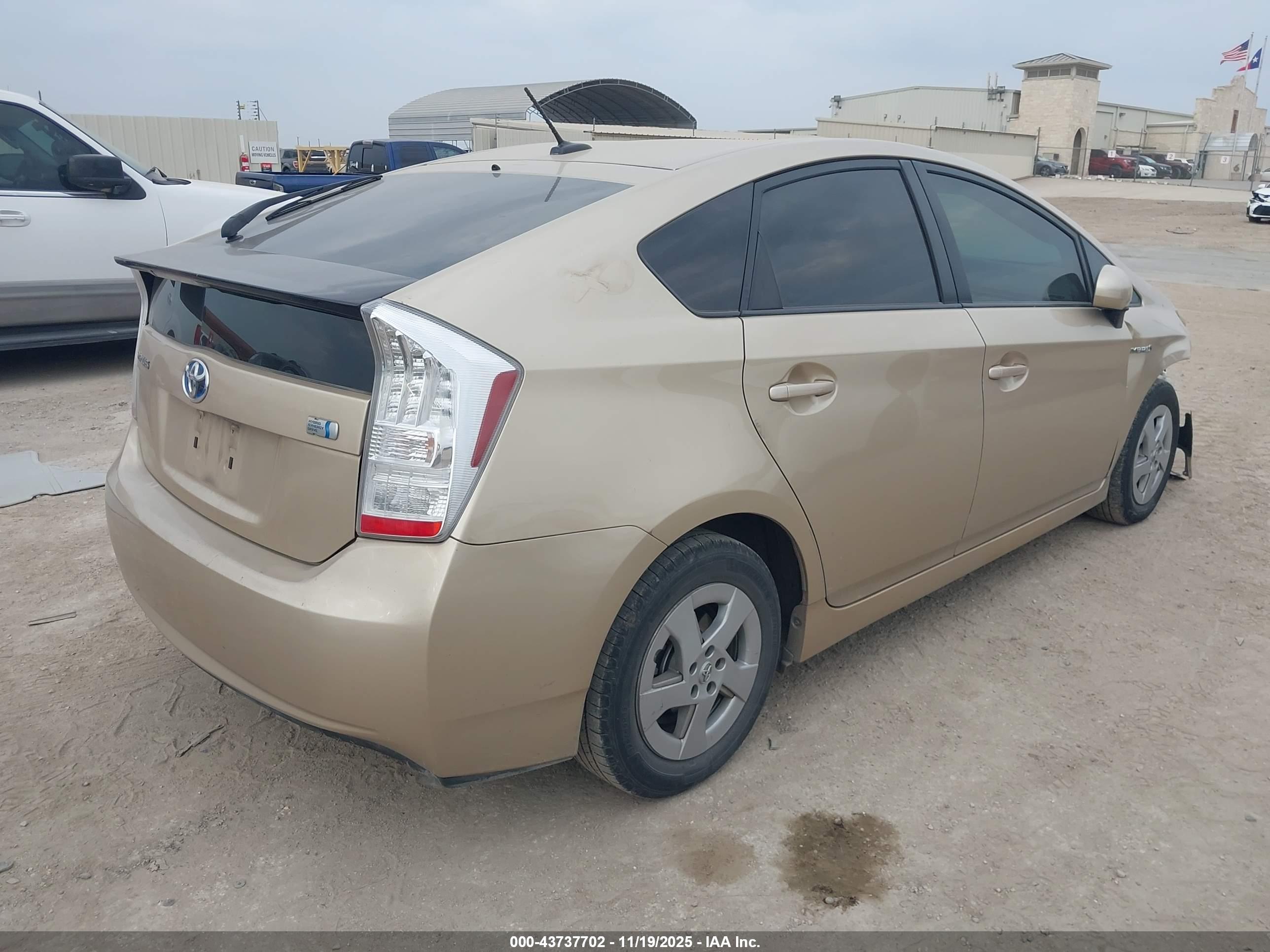 TOYOTA PRIUS image 4