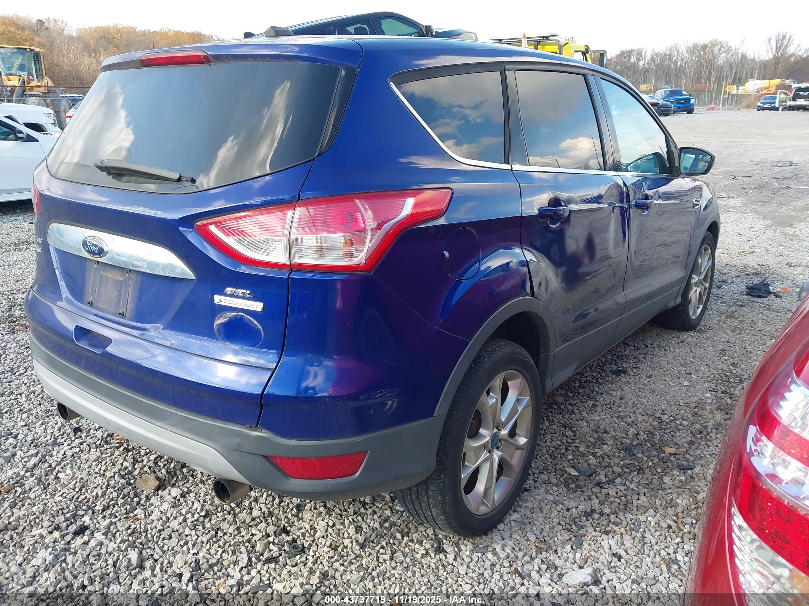 FORD ESCAPE image 4