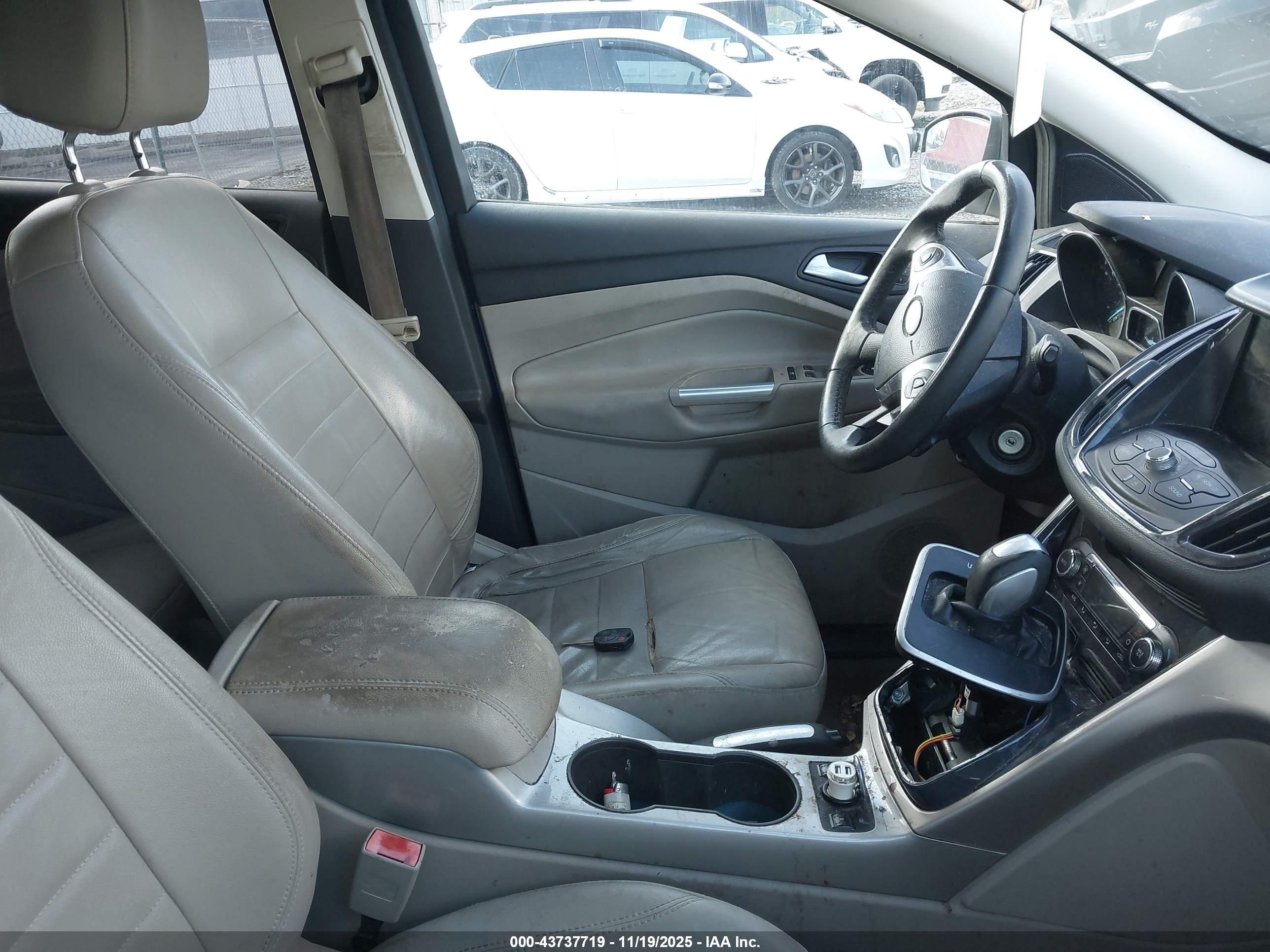 FORD ESCAPE image 5