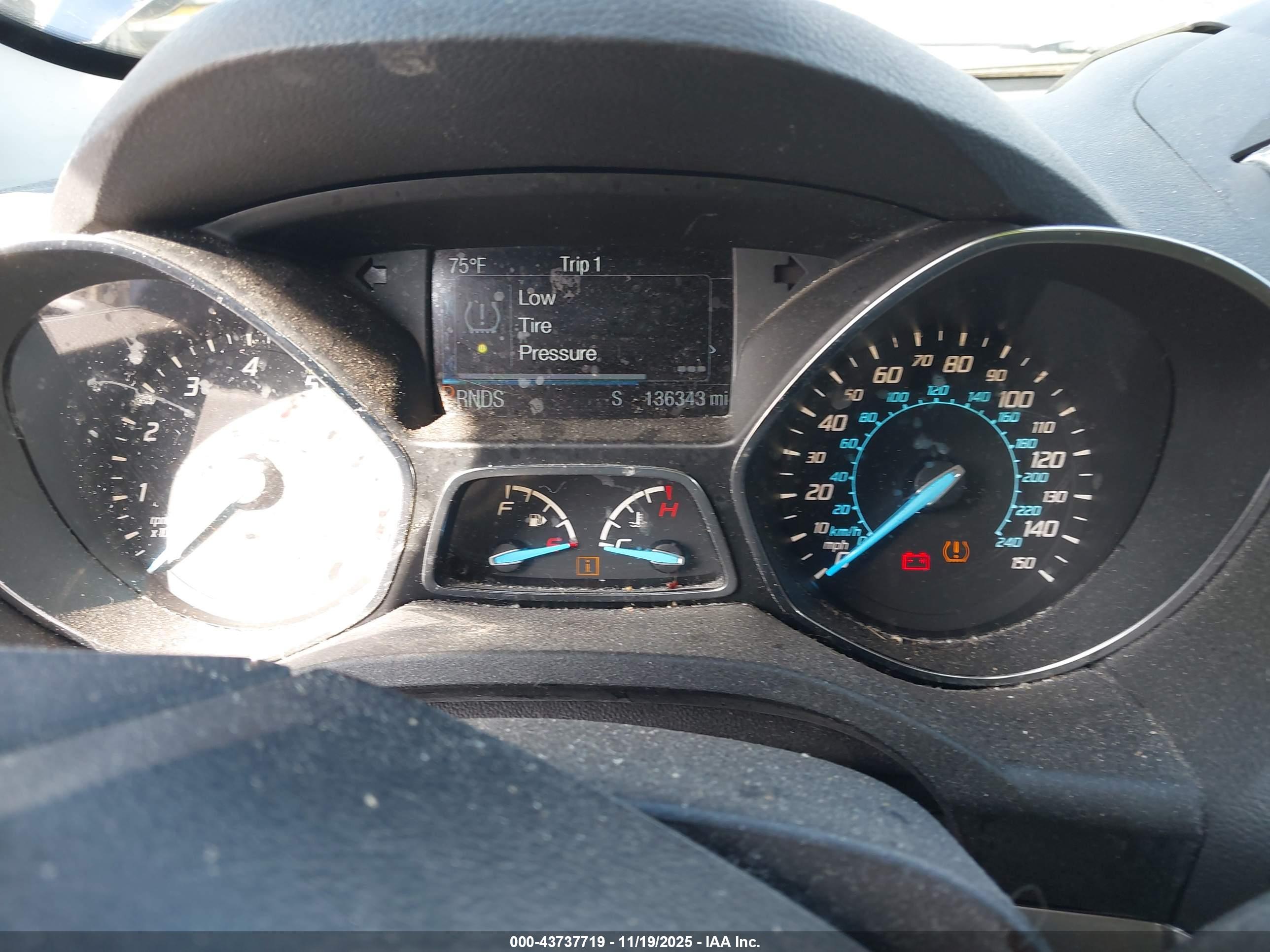 FORD ESCAPE image 7