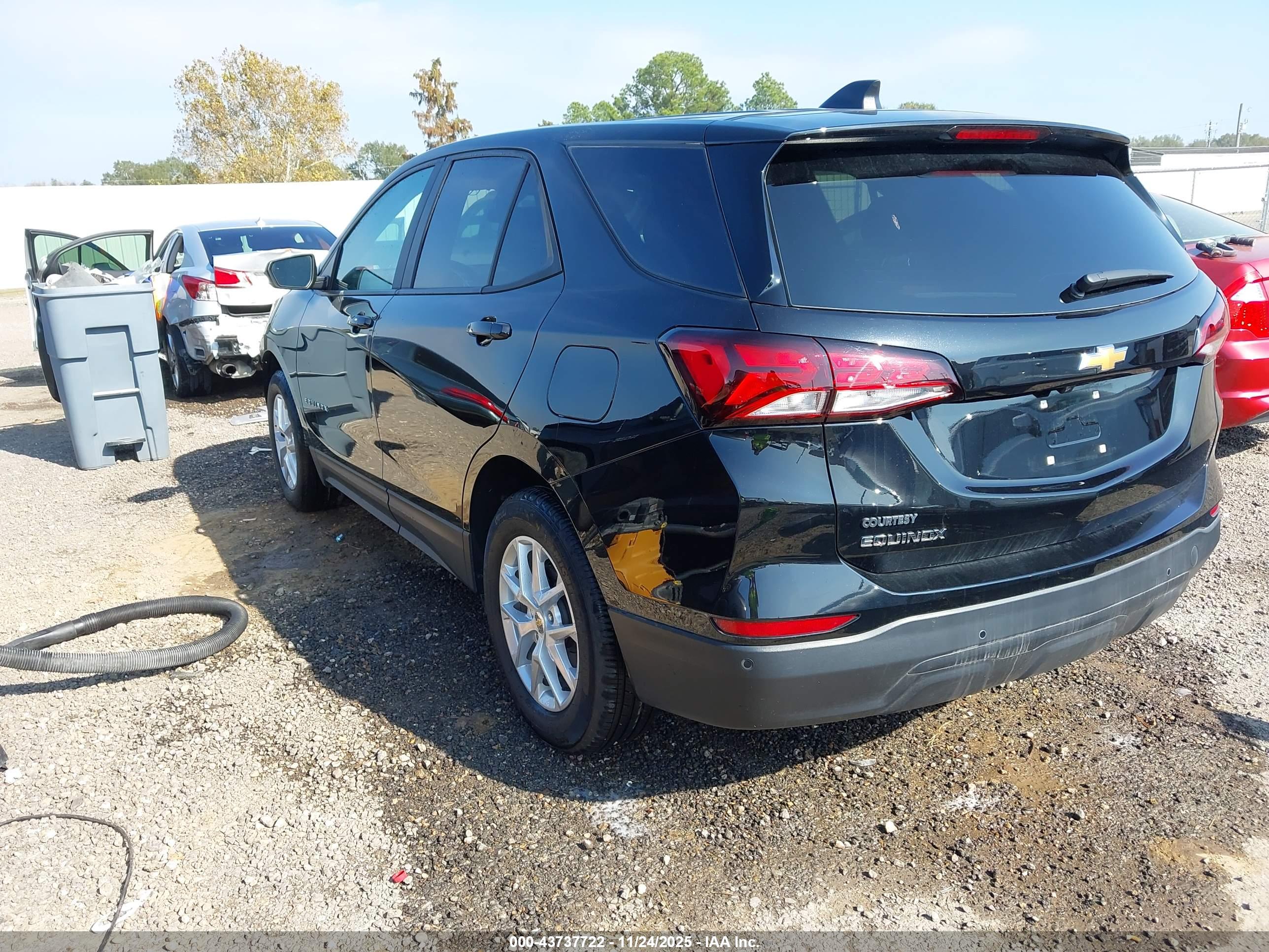 CHEVROLET EQUINOX image 3