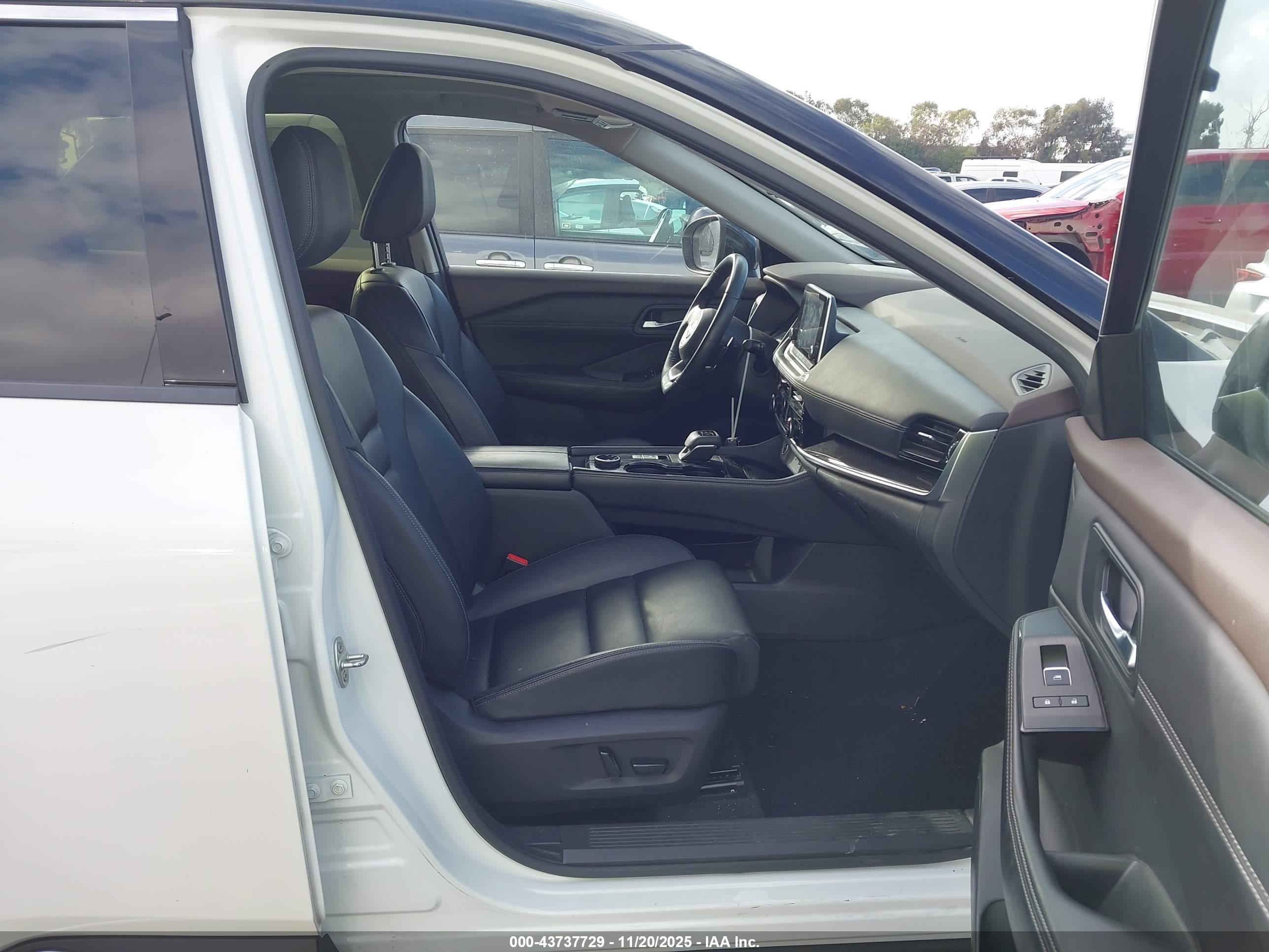 NISSAN ROGUE image 5