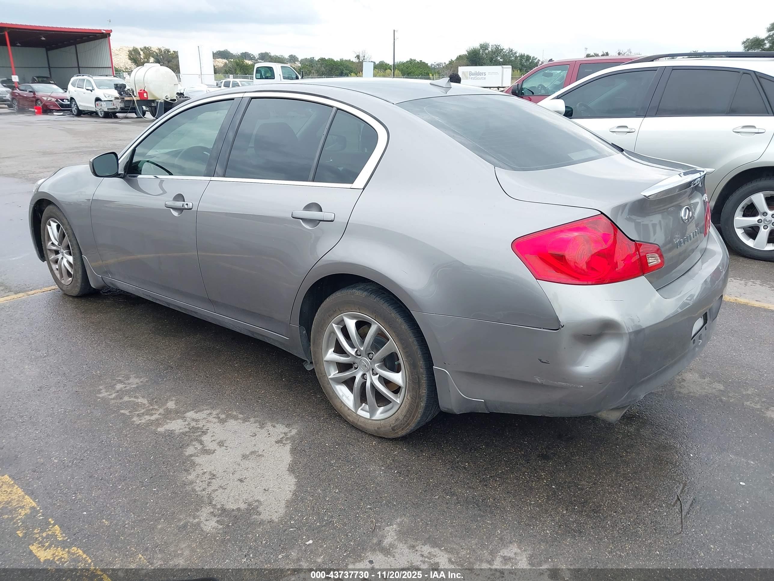 INFINITI G37X image 3