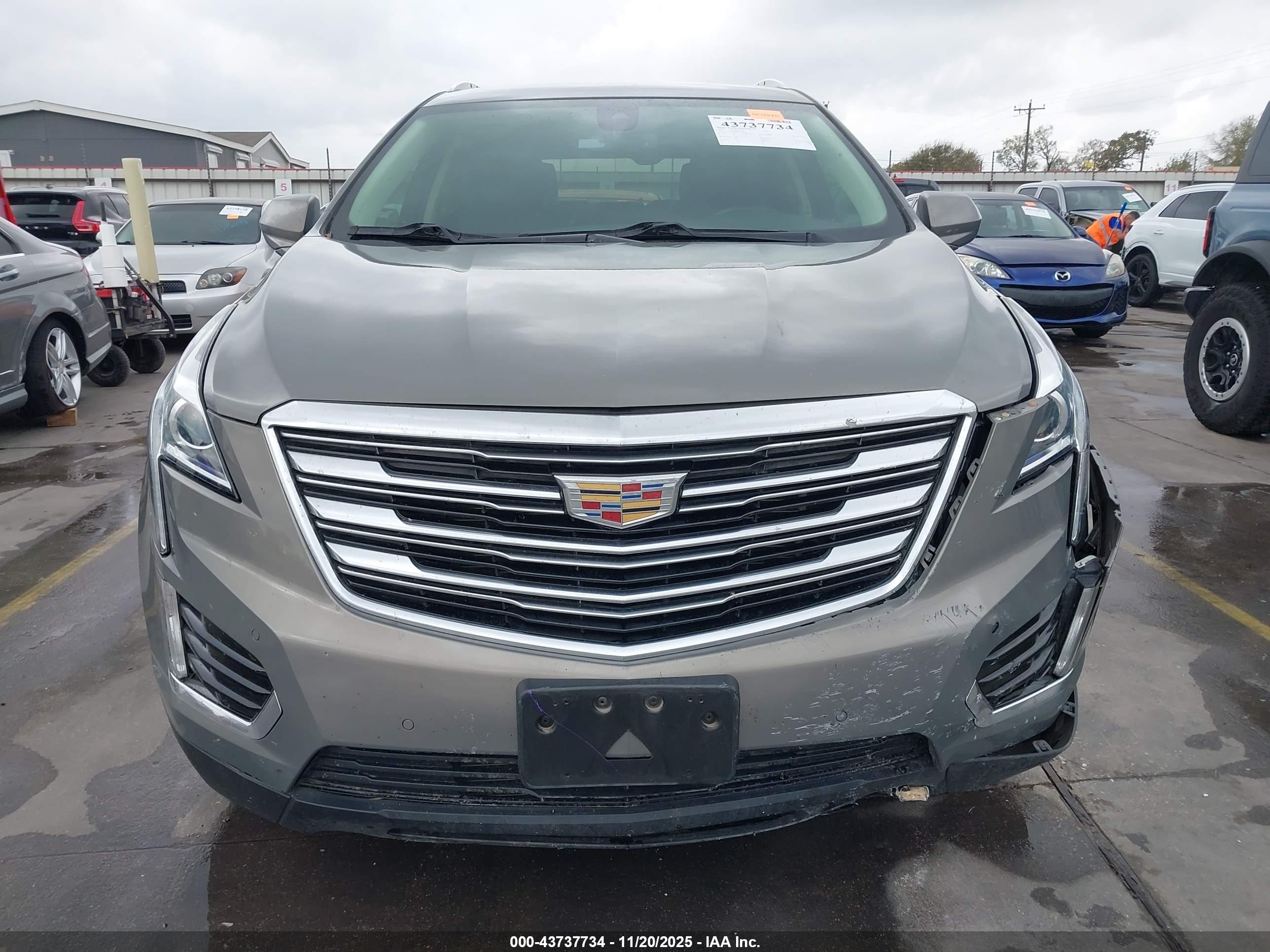 CADILLAC XT5 image 6