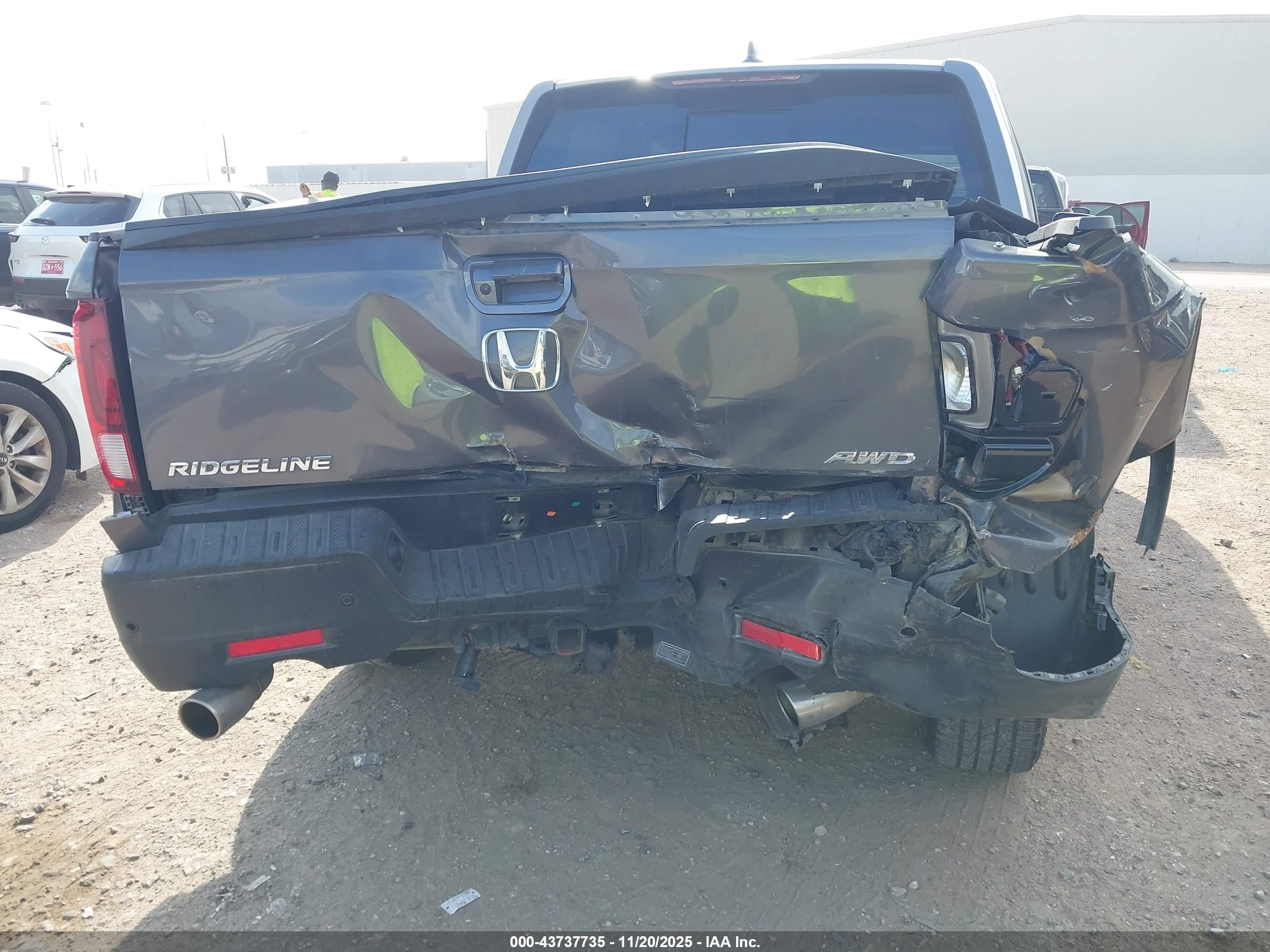 HONDA RIDGELINE image 6