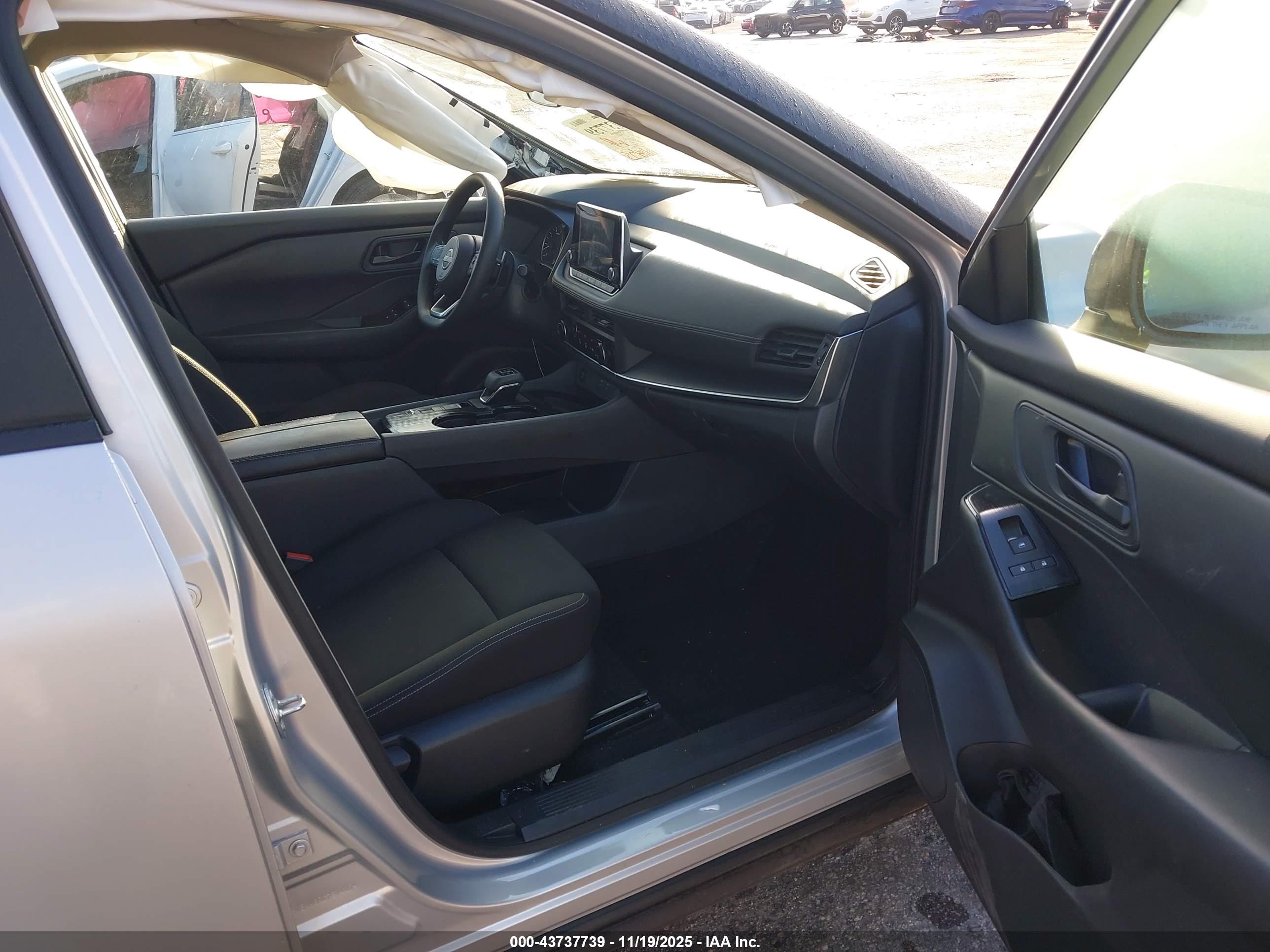 NISSAN ROGUE image 5