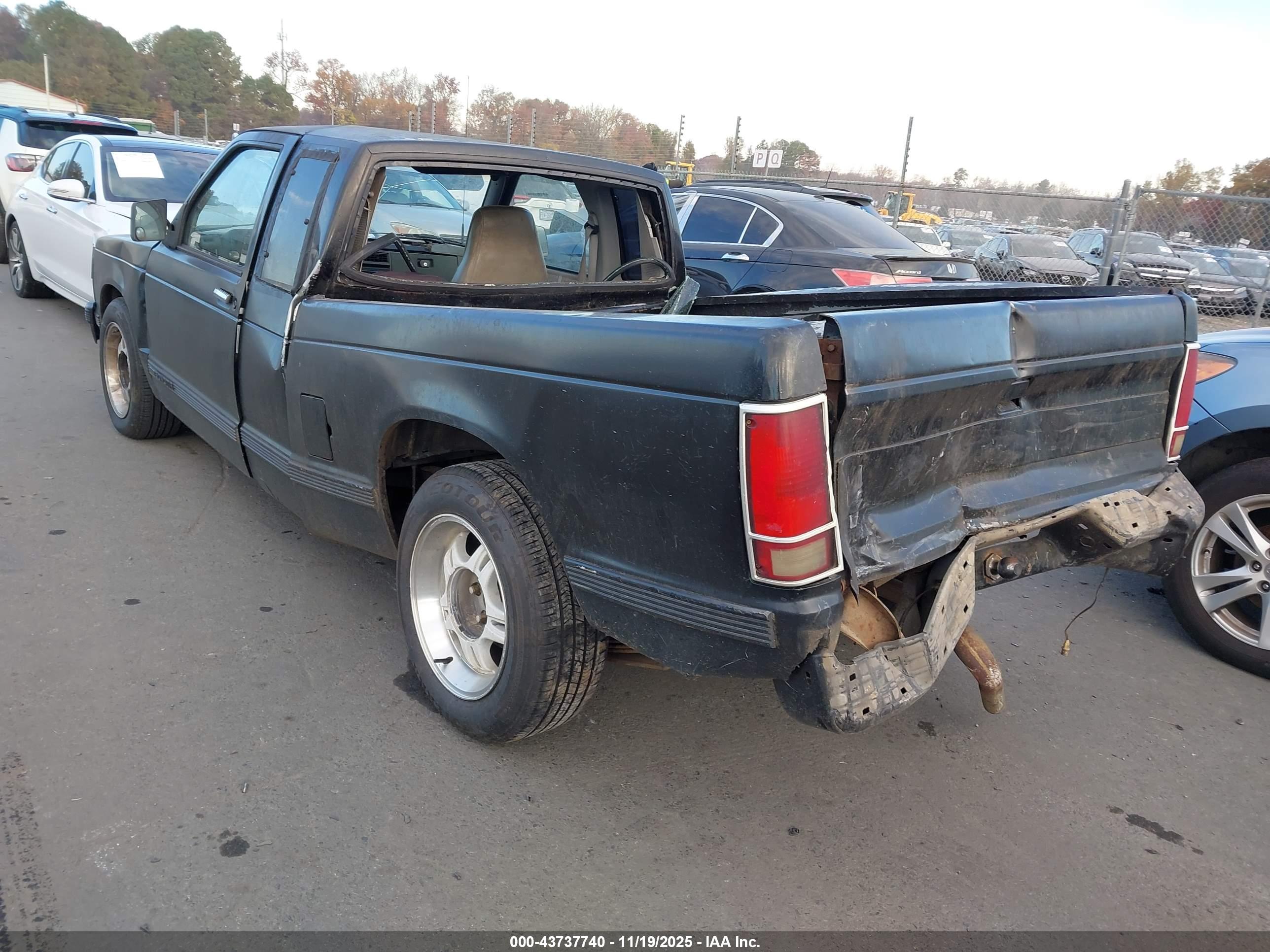 GMC SONOMA image 3