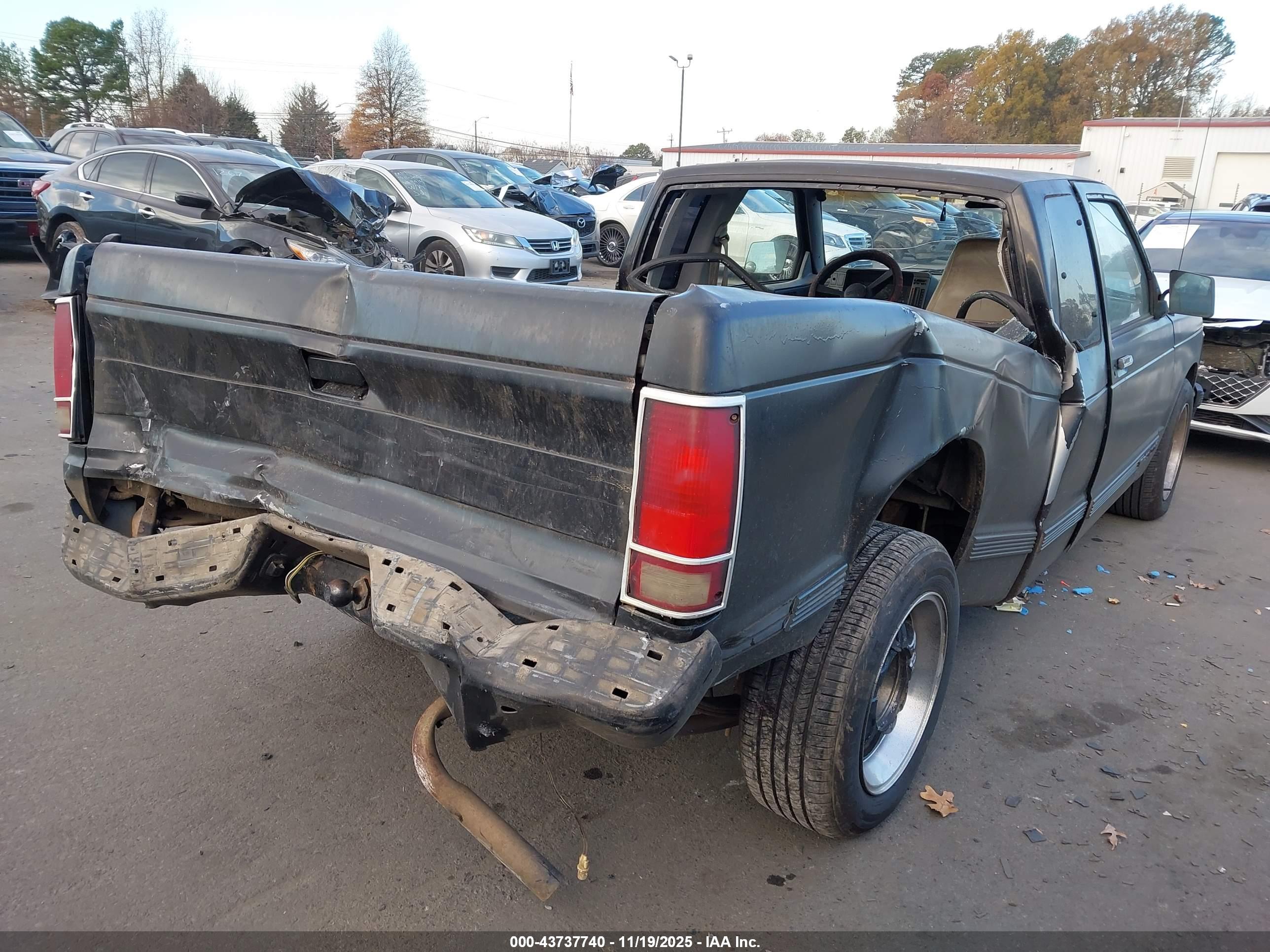 GMC SONOMA image 4