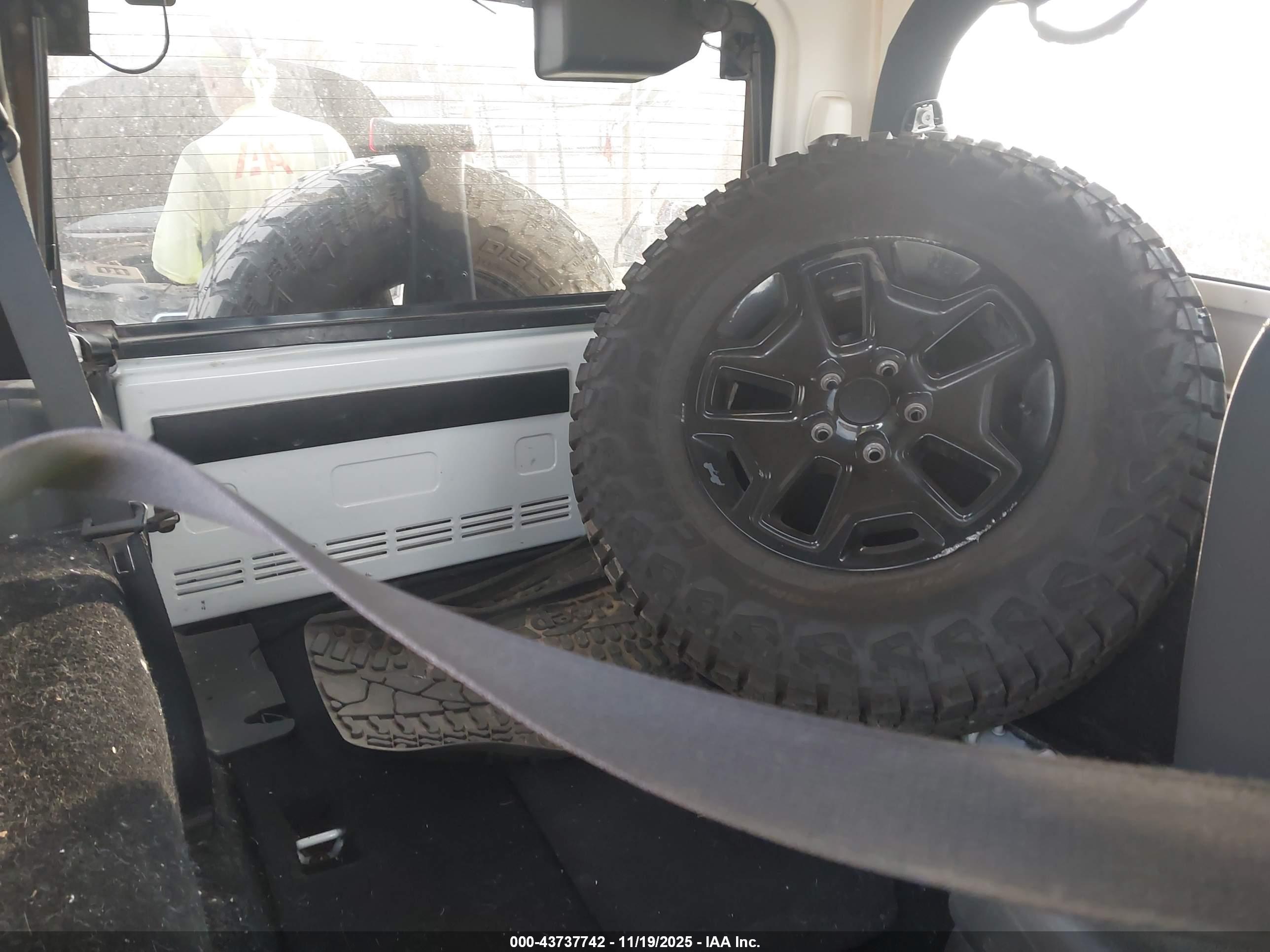 JEEP WRANGLER image 8
