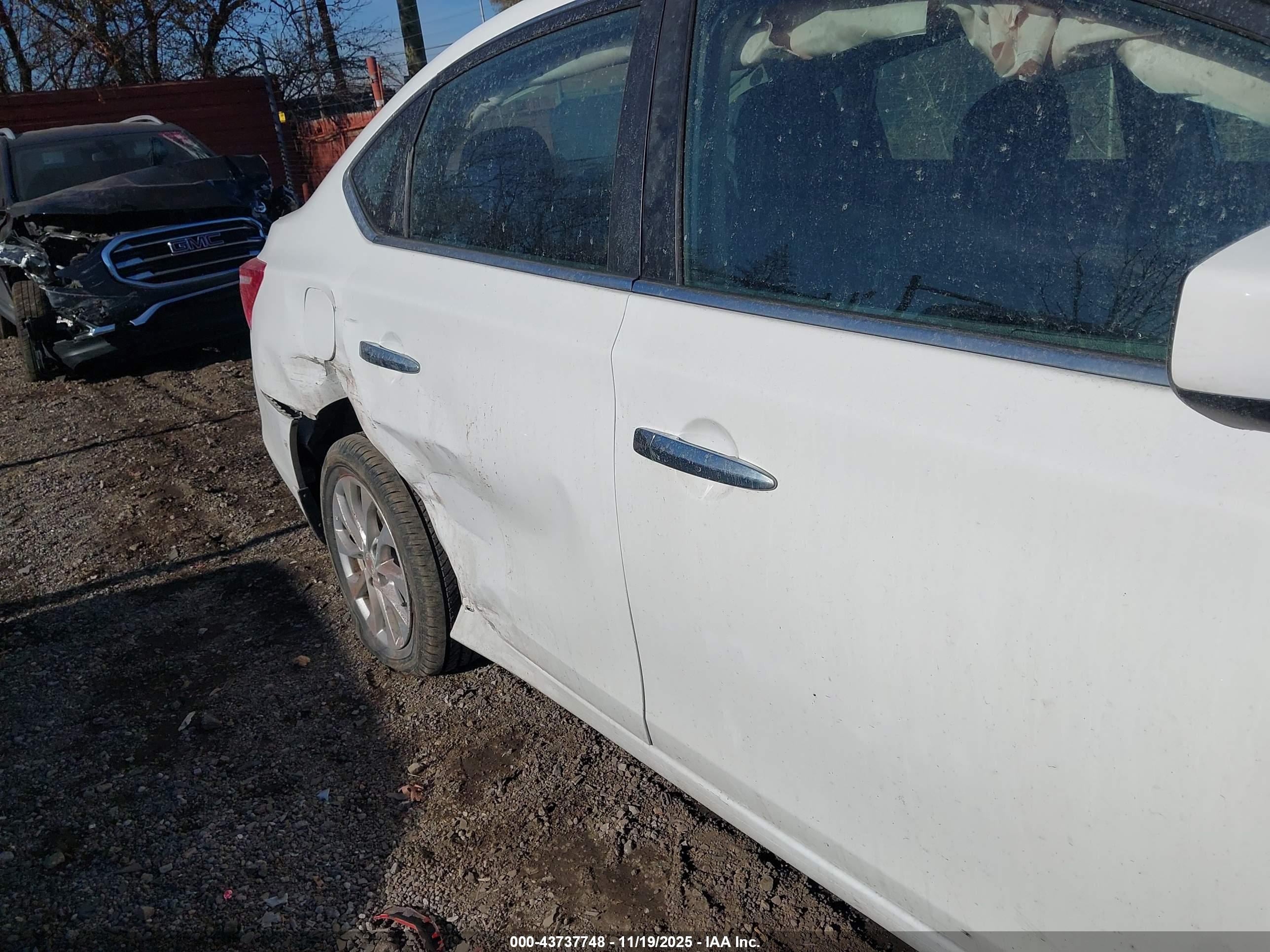 NISSAN SENTRA image 6
