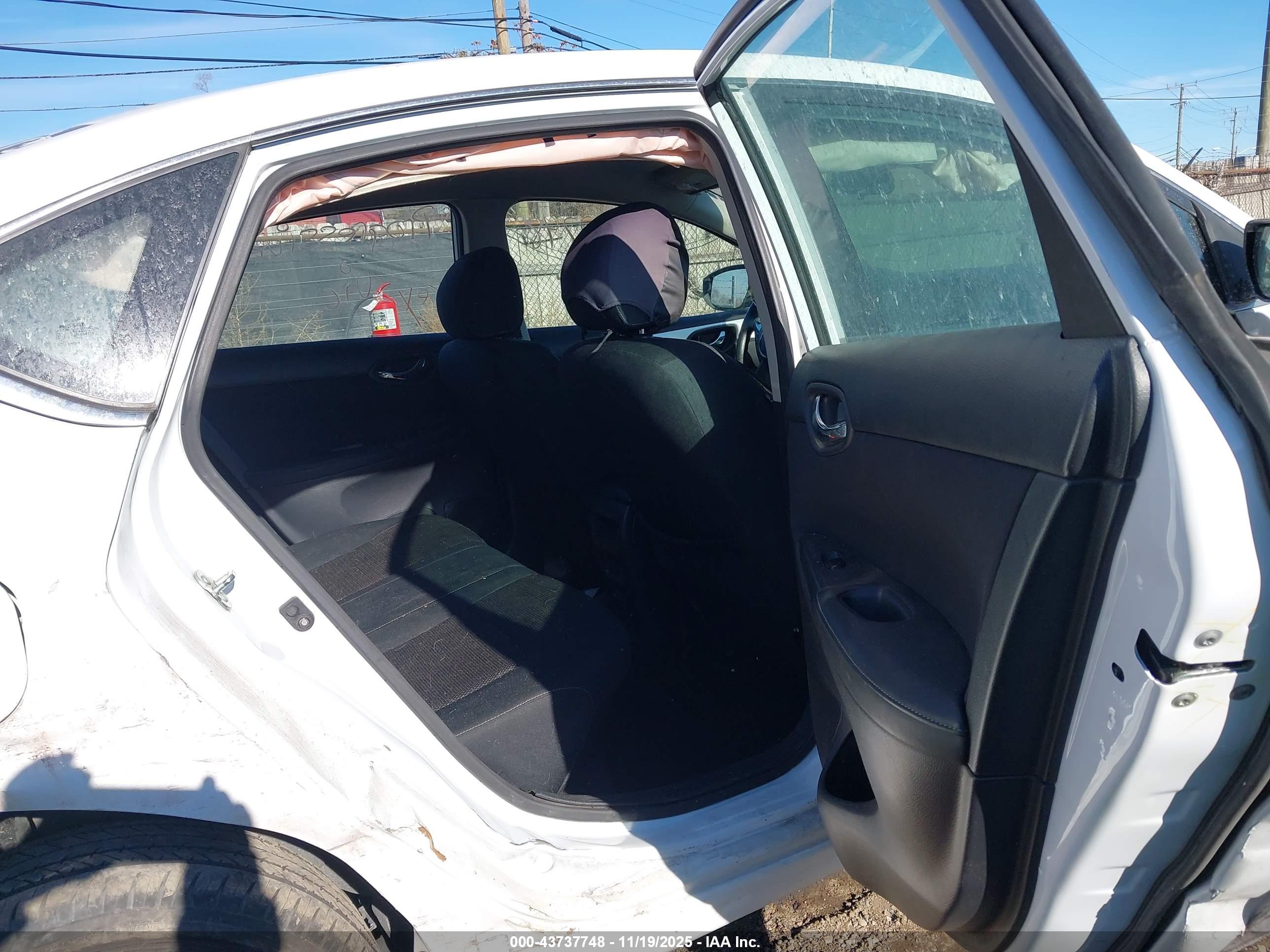 NISSAN SENTRA image 8