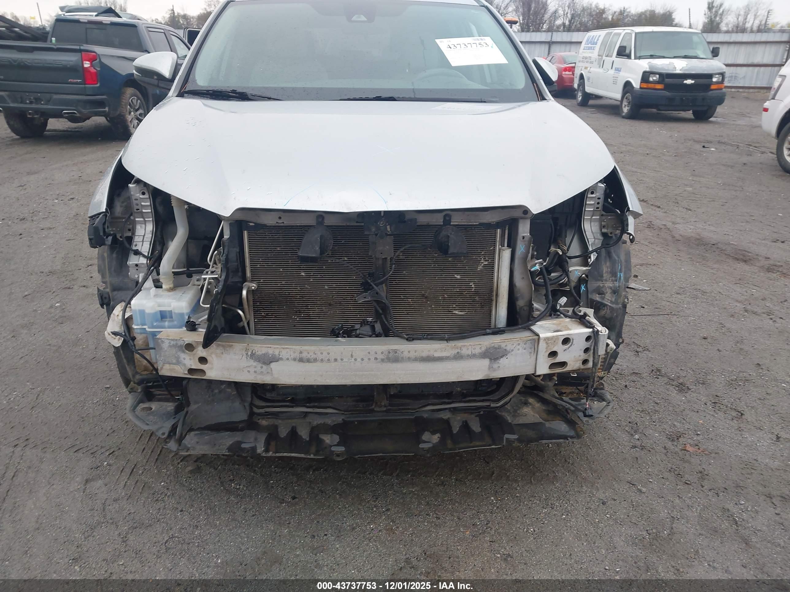 TOYOTA HIGHLANDER image 6