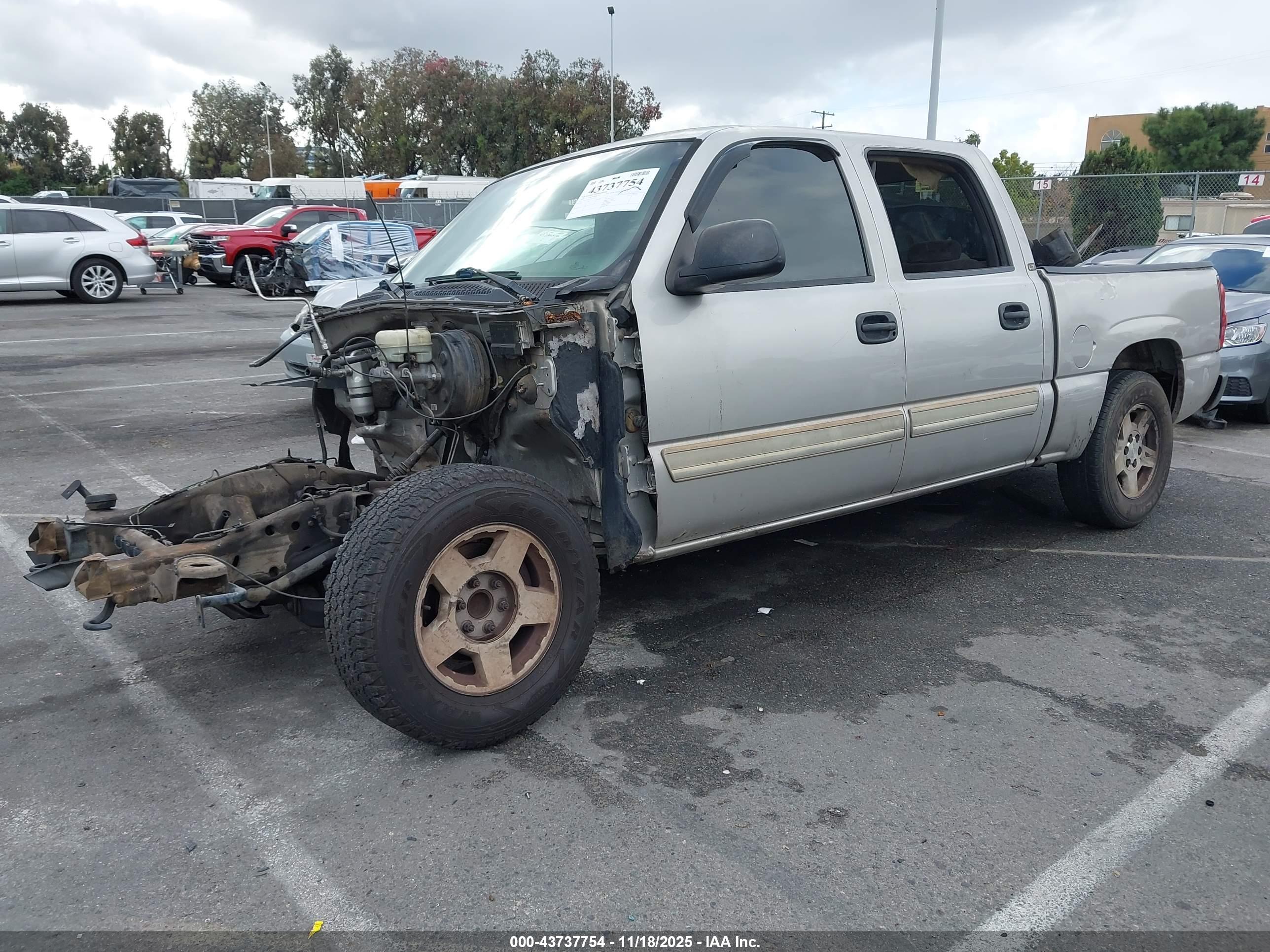 CHEVROLET SILVERADO image 2