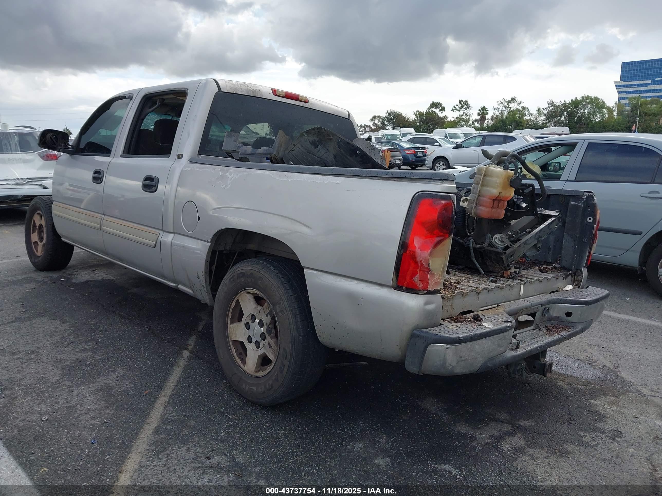CHEVROLET SILVERADO image 3