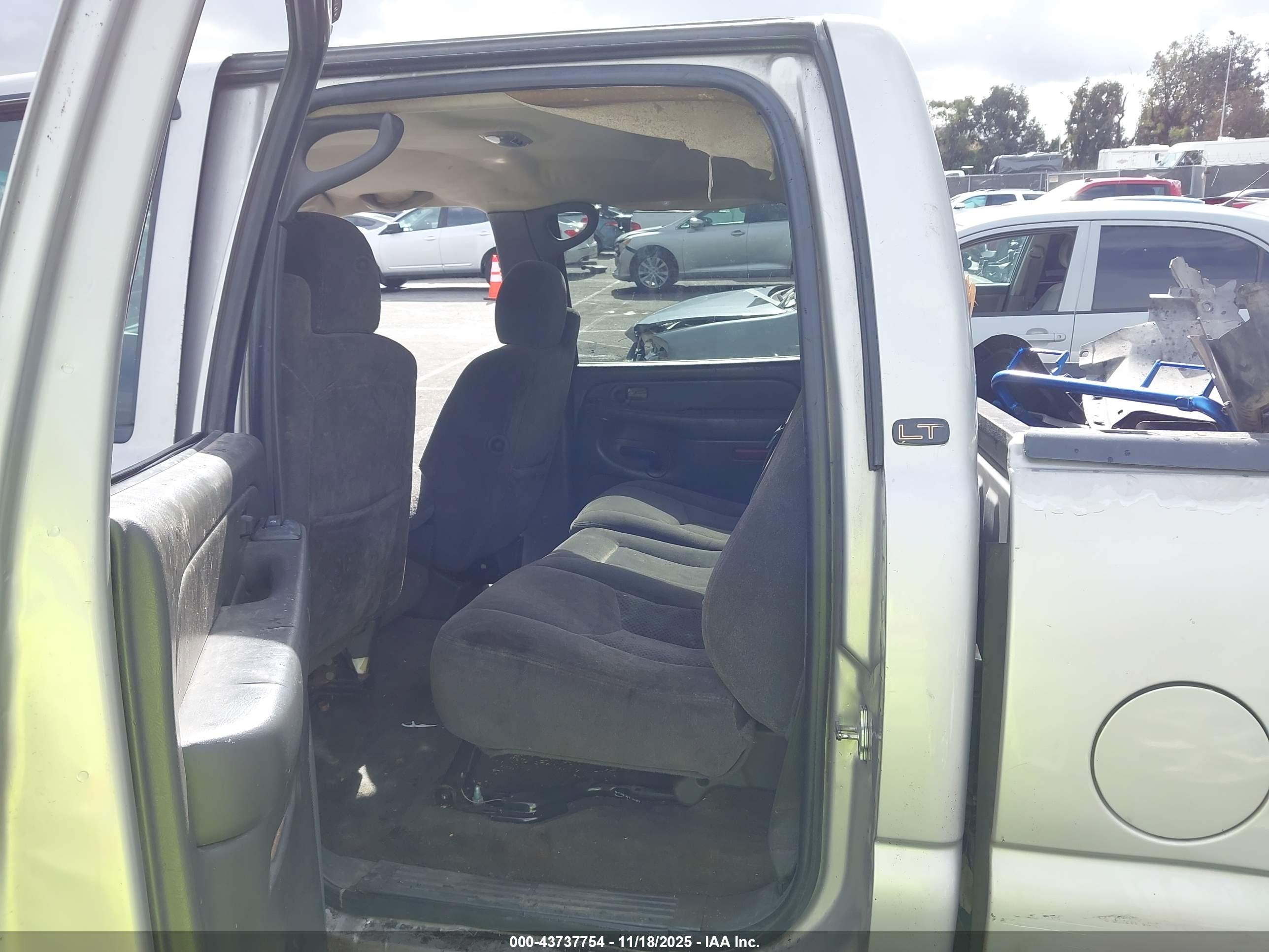 CHEVROLET SILVERADO image 8