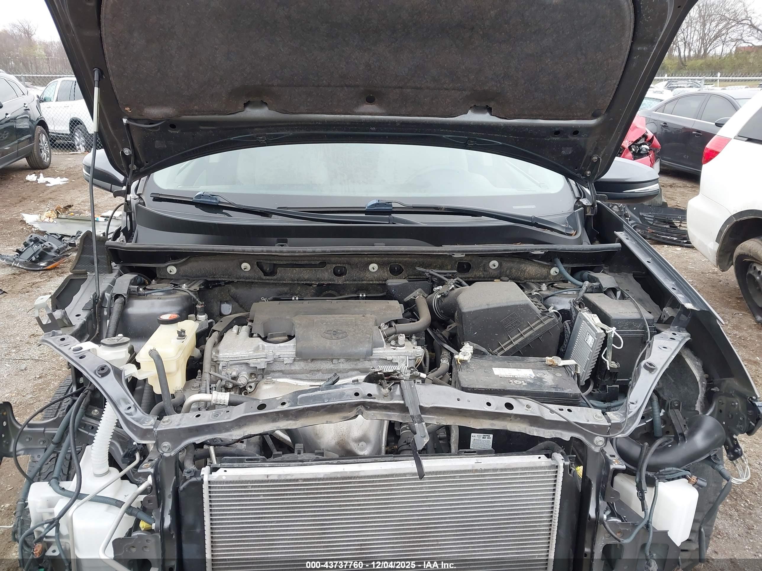 TOYOTA RAV4 image 10