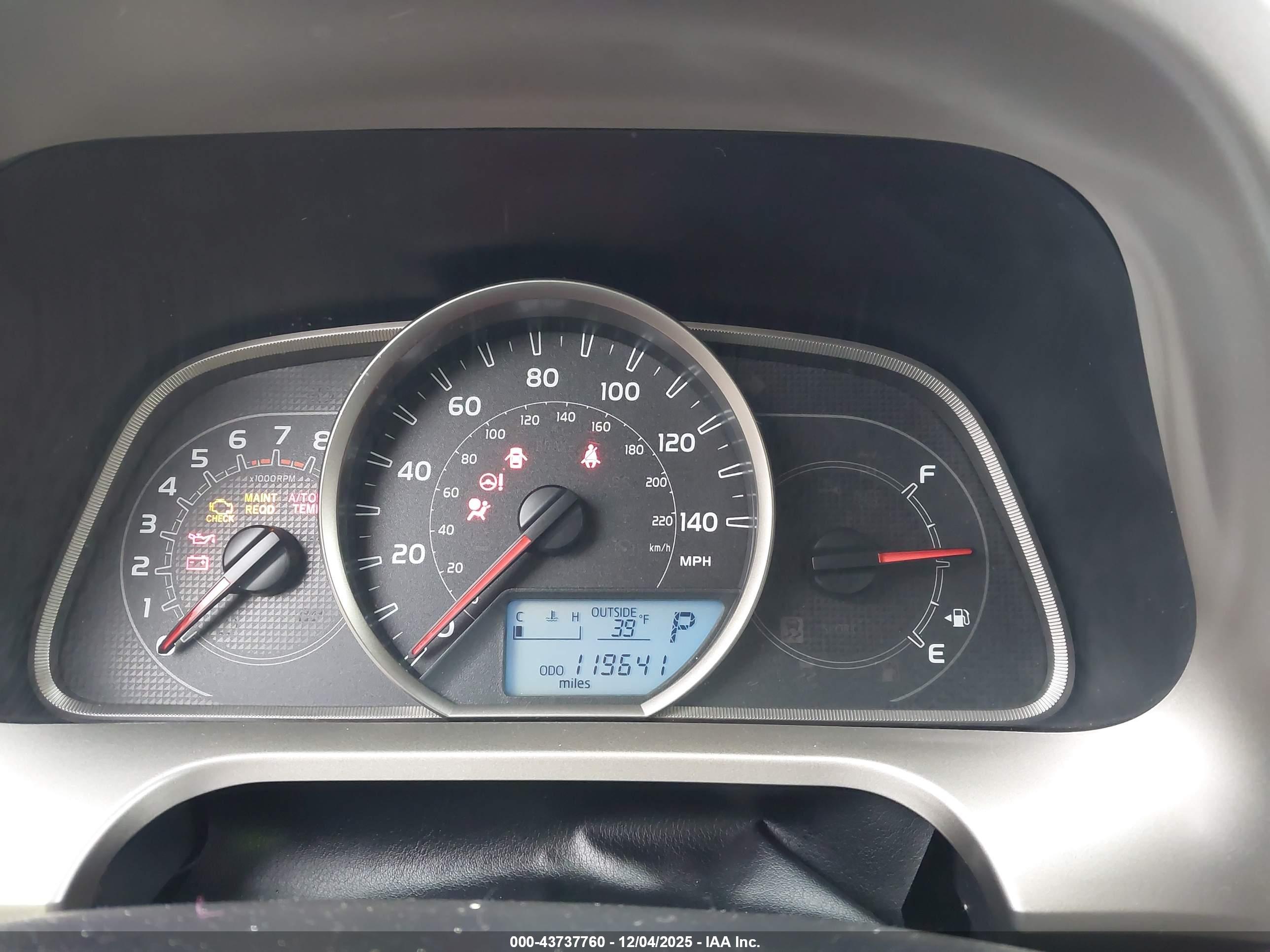 TOYOTA RAV4 image 7