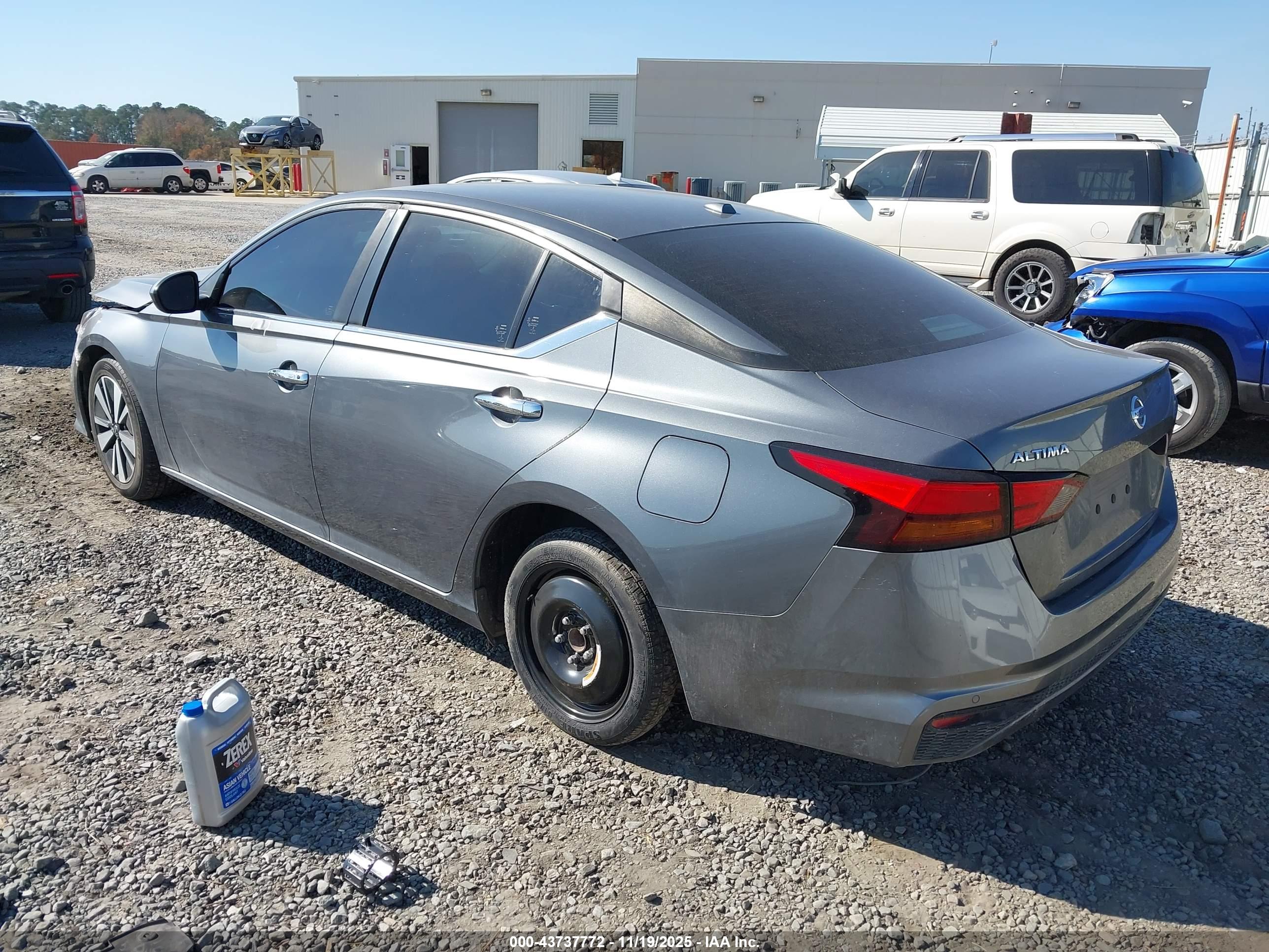 NISSAN ALTIMA image 3
