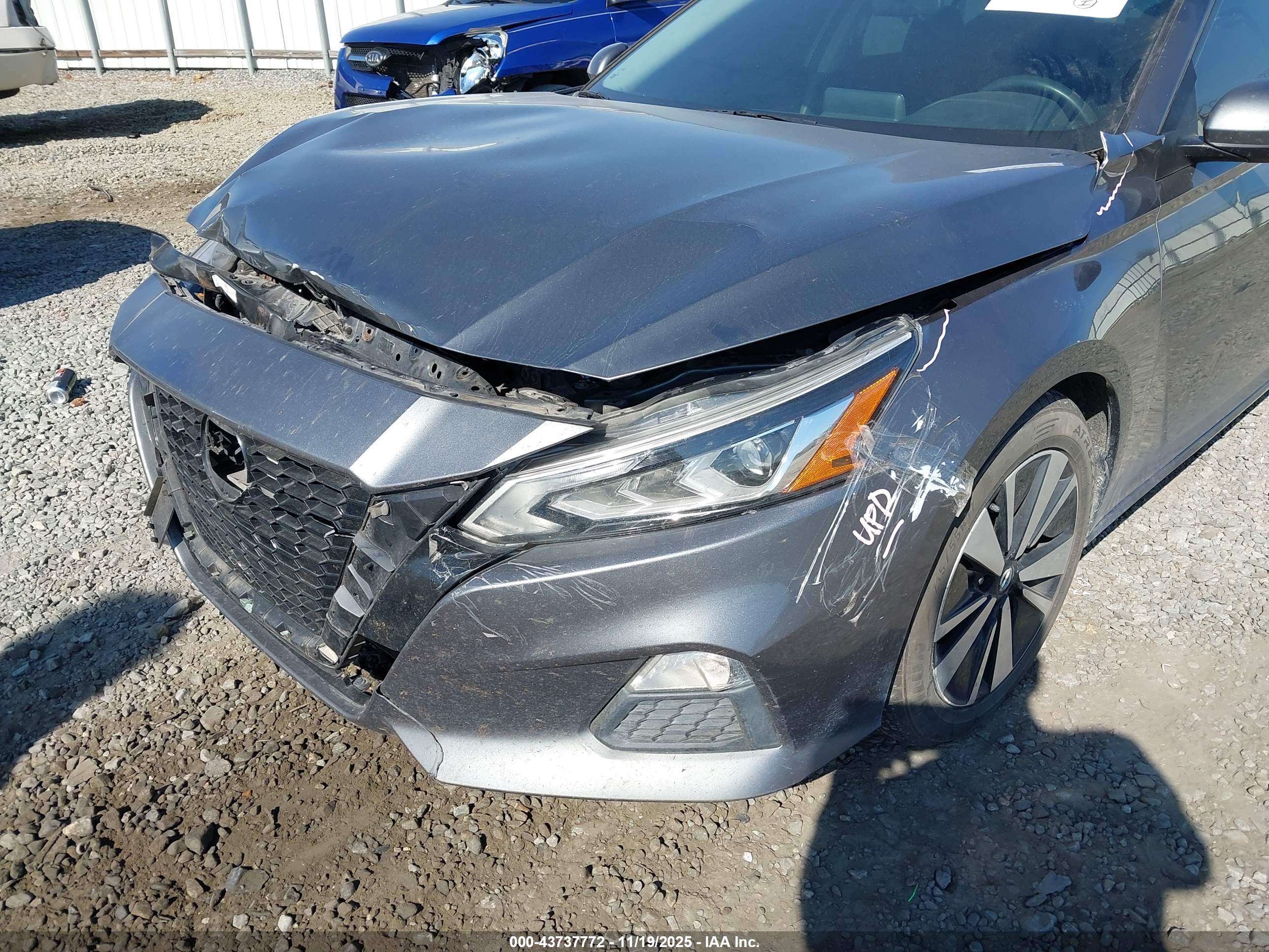 NISSAN ALTIMA image 6