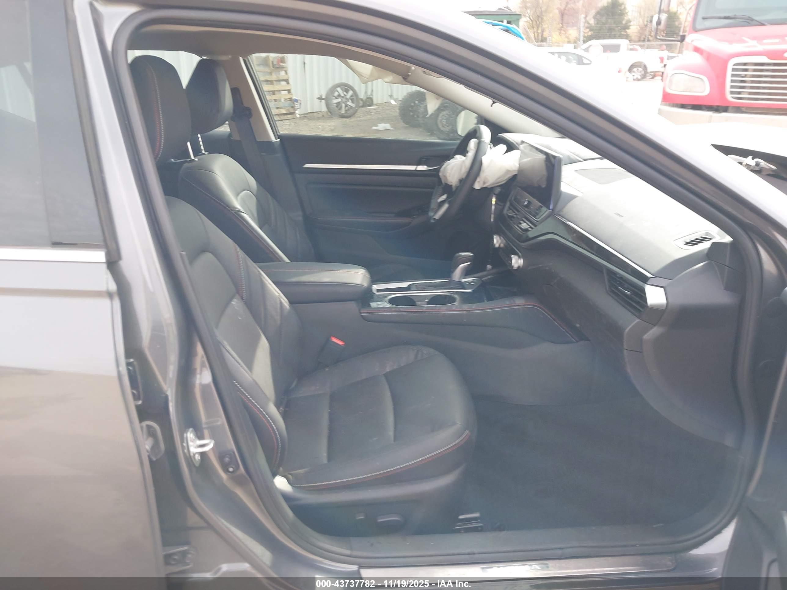 NISSAN ALTIMA image 5