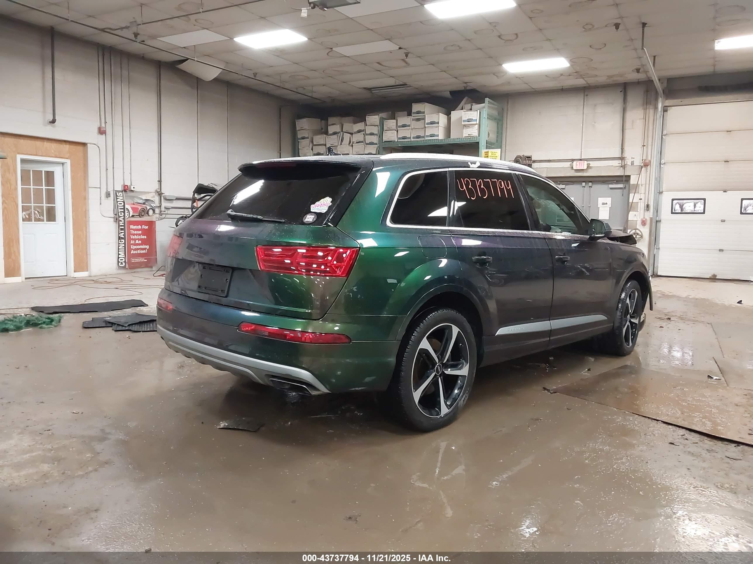AUDI Q7 image 4