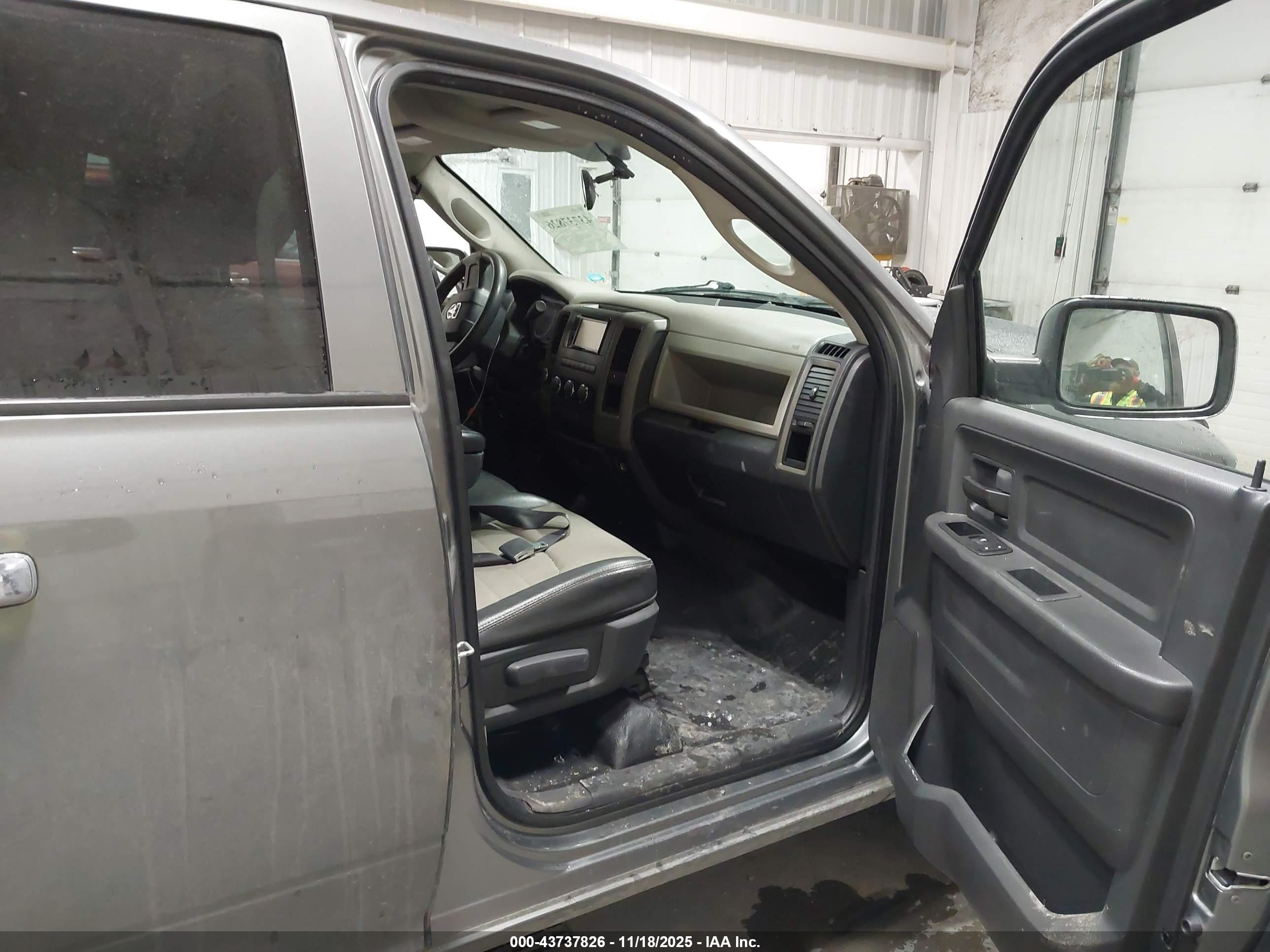 DODGE RAM image 5