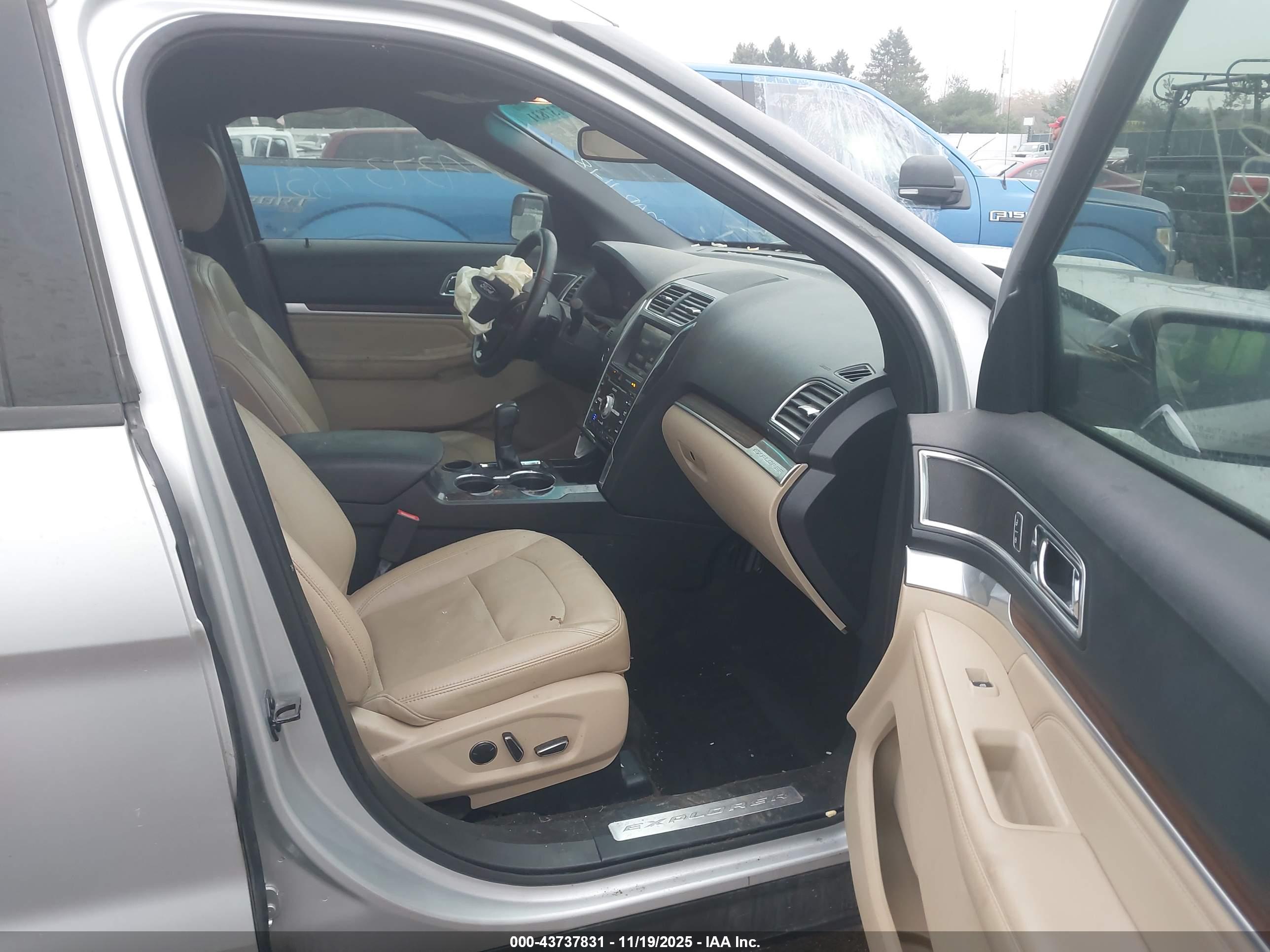 FORD EXPLORER image 5