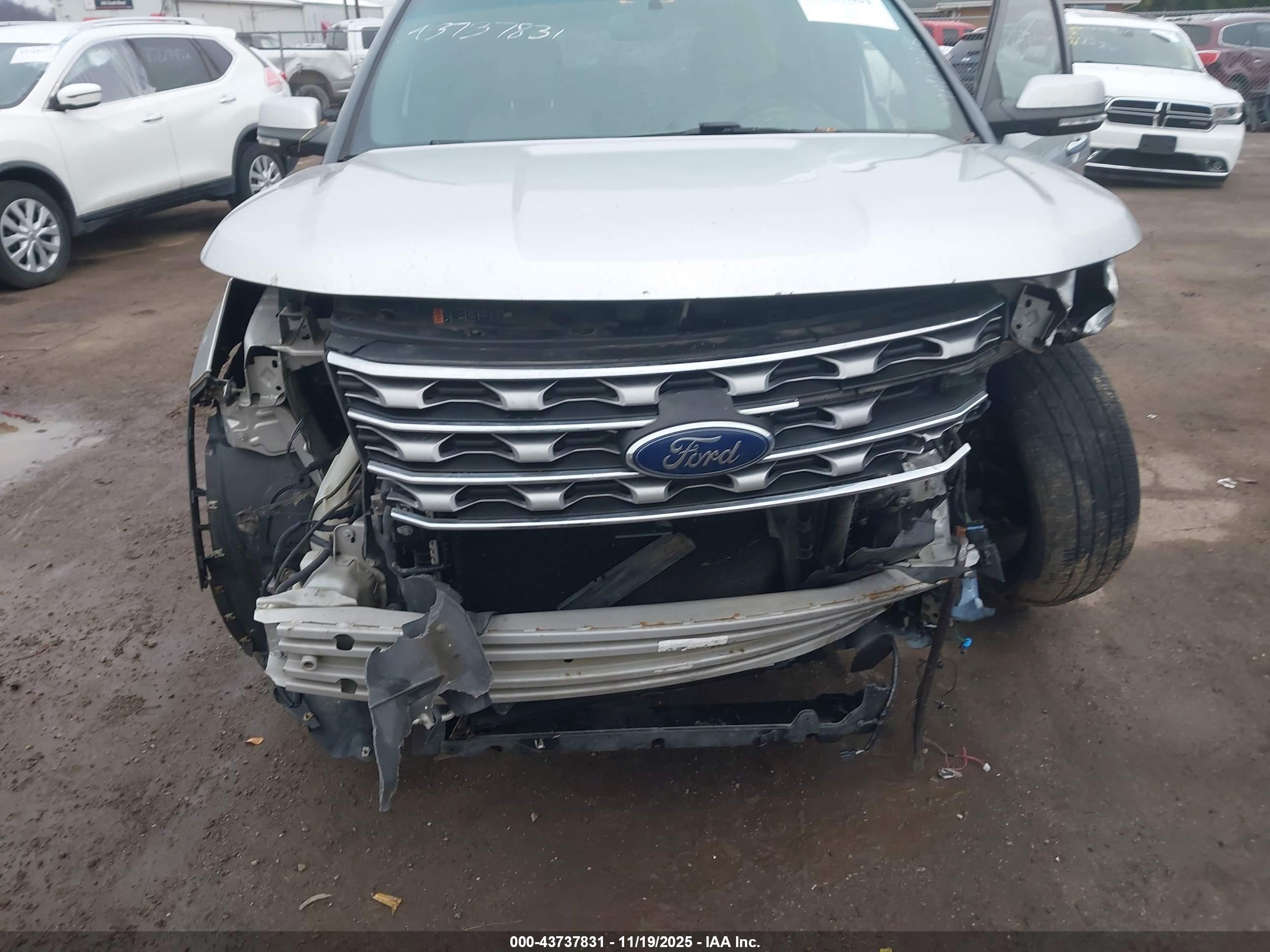 FORD EXPLORER image 6