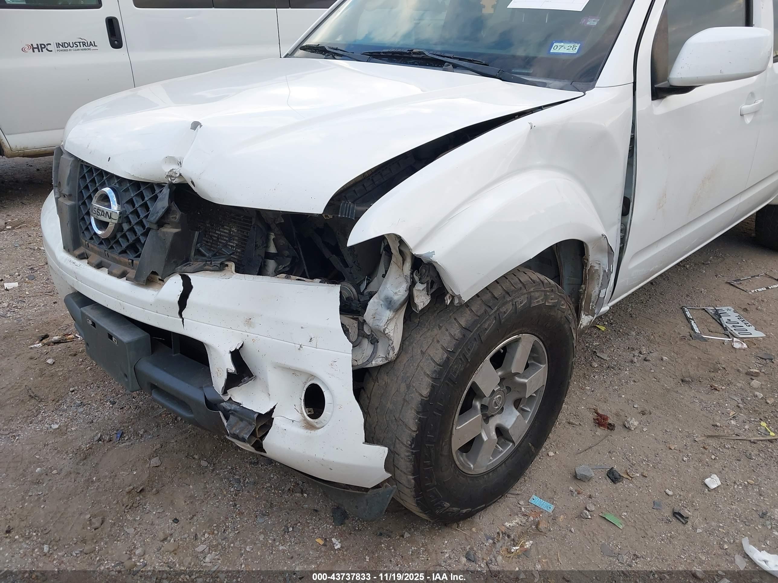 NISSAN FRONTIER image 6