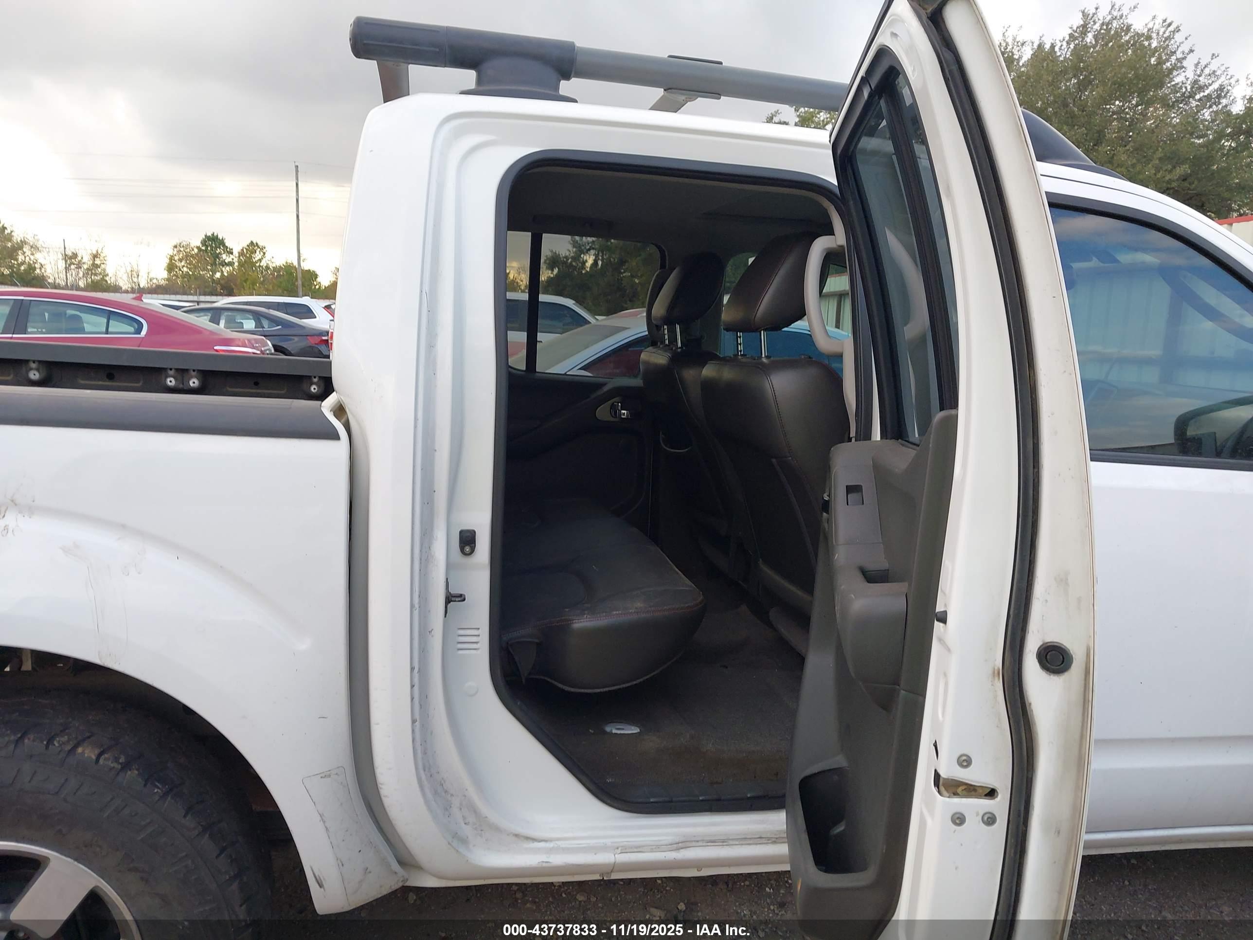 NISSAN FRONTIER image 8