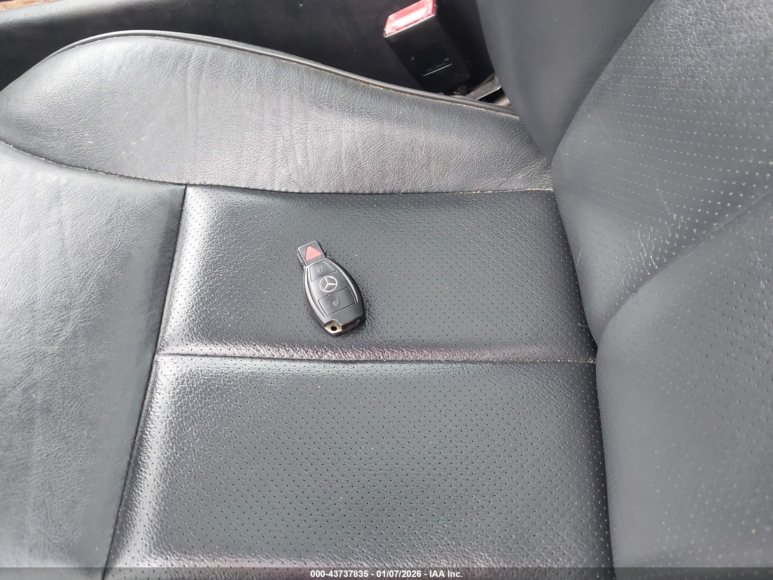 MERCEDES-BENZ E image 11